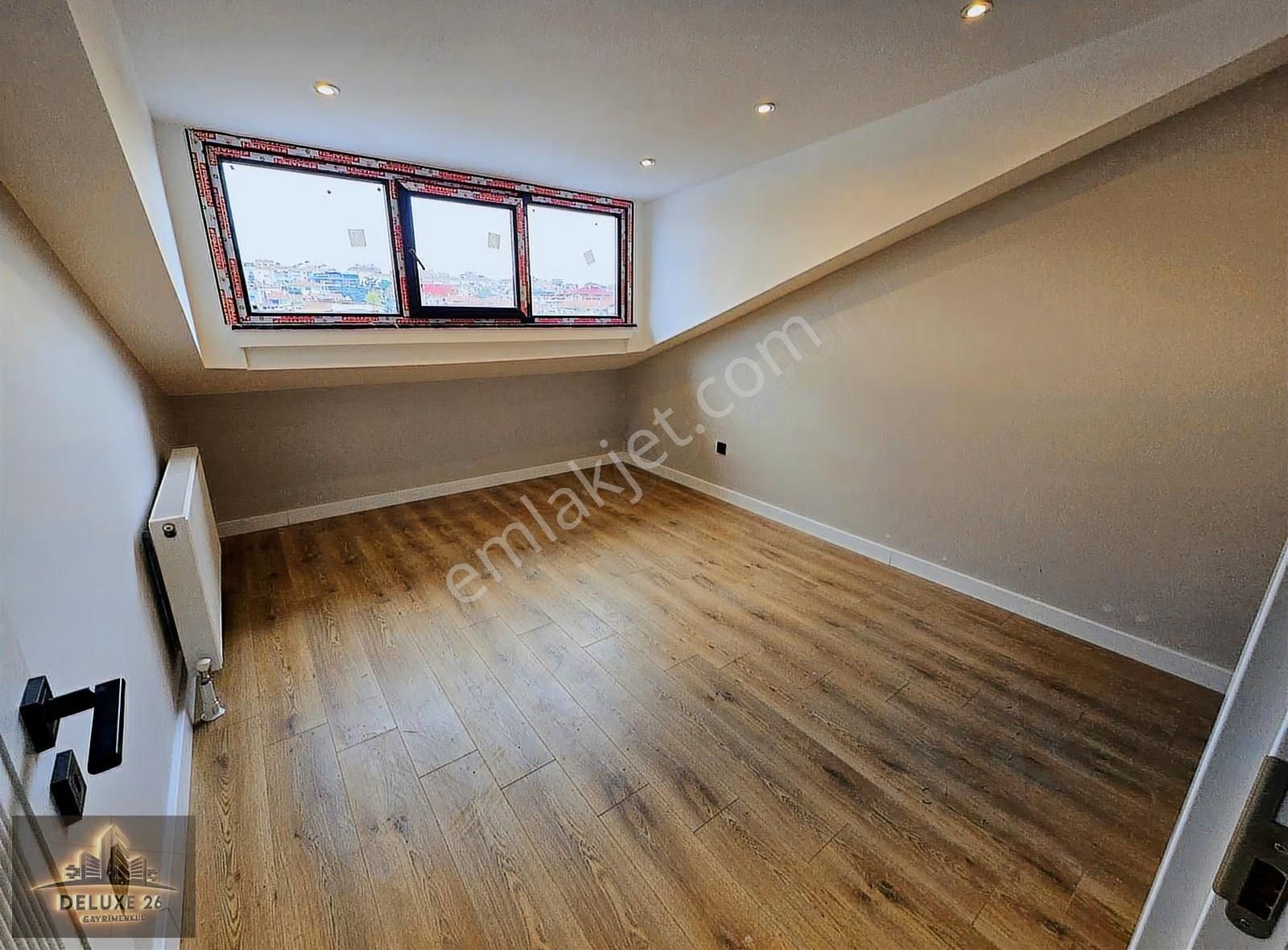 Sıfır Binada Deniz Manzaralı Otoparklı Teraslı 3+2 Dublex Daire - Görsel 31