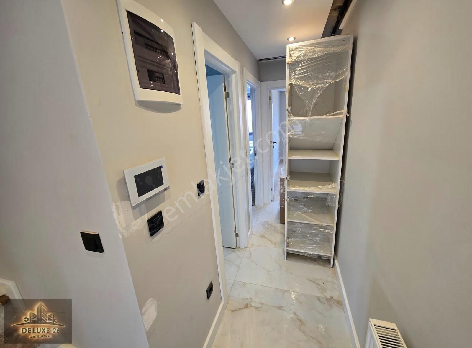 Sıfır Binada Deniz Manzaralı Otoparklı Teraslı 3+2 Dublex Daire - Görsel 10