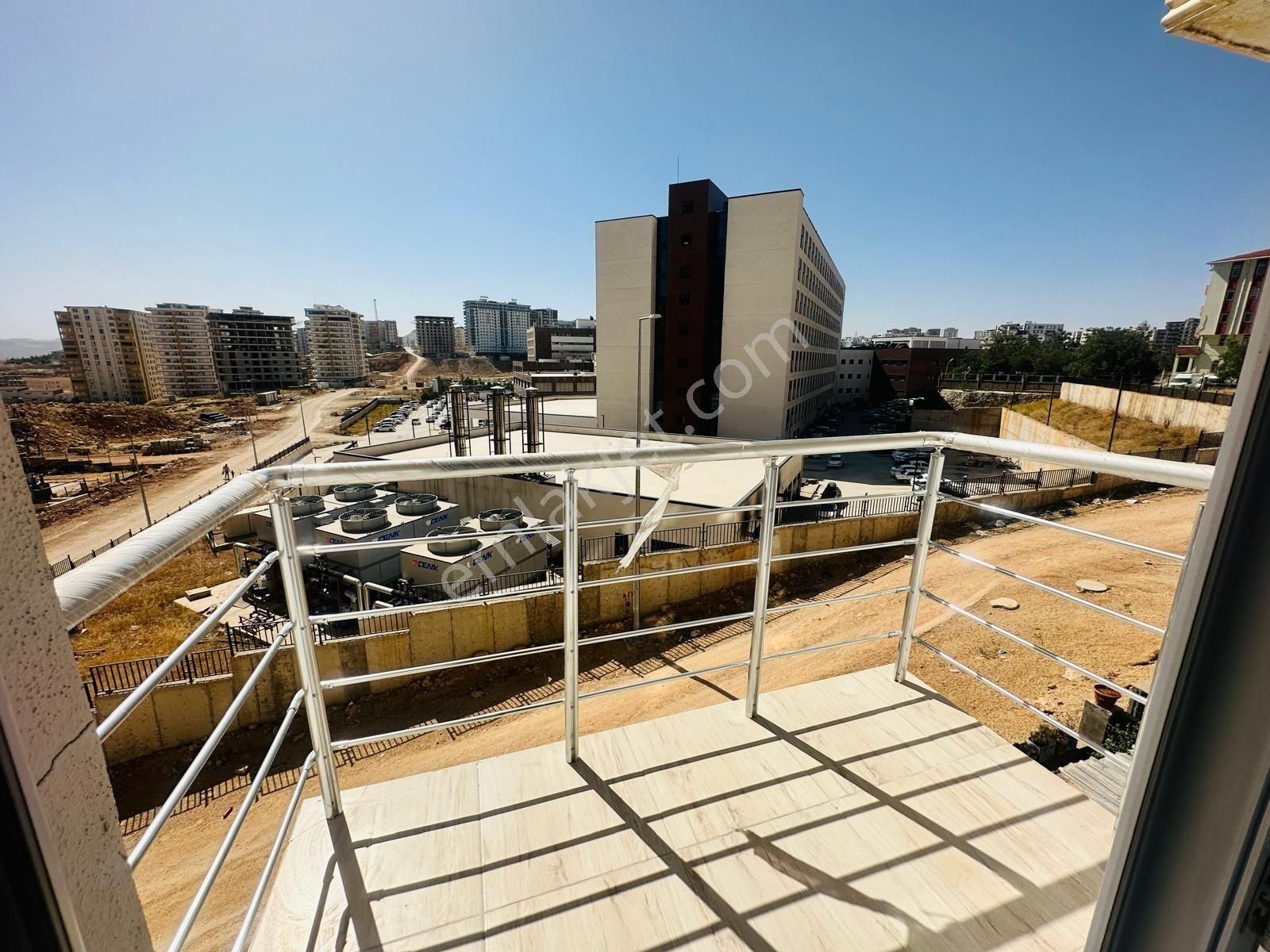 Dinç Emlaktan Satılık 1+1 Eşyalı Hazir Kiracılı - Görsel 22