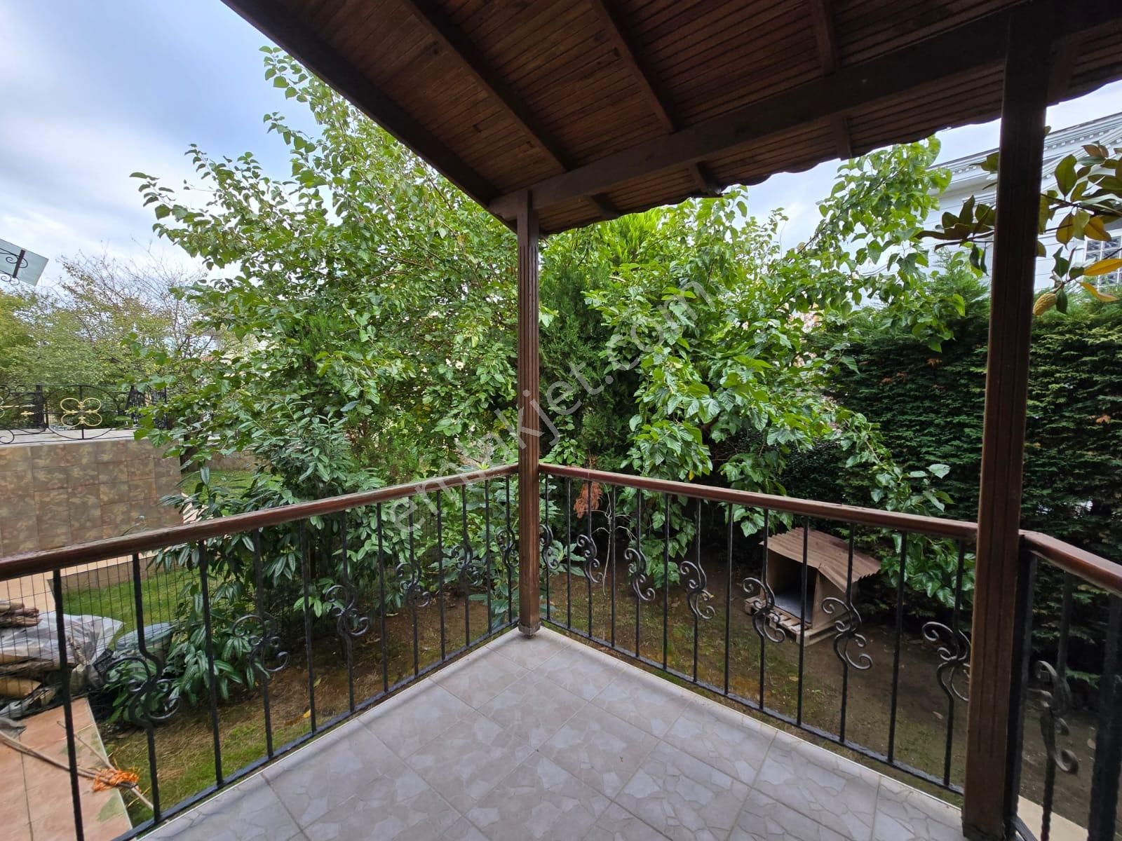 Sarıyer Uskumruköy'de Site İçinde Boş Satılık Villa - Görsel 4