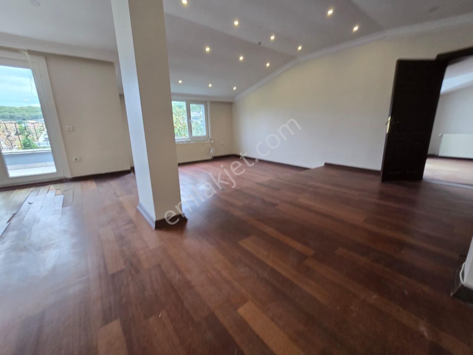 Sarıyer Uskumruköy'de Site İçinde Boş Satılık Villa - Görsel 22