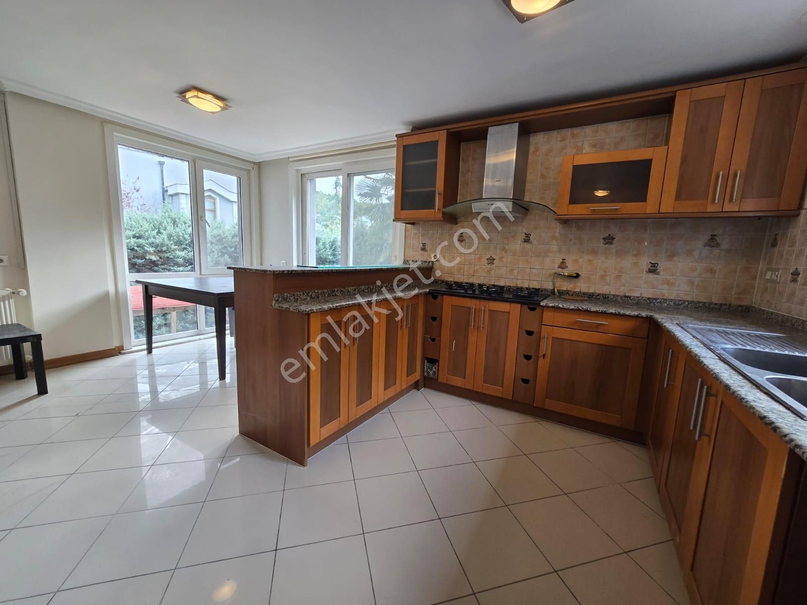 Sarıyer Uskumruköy'de Site İçinde Boş Satılık Villa - Görsel 12