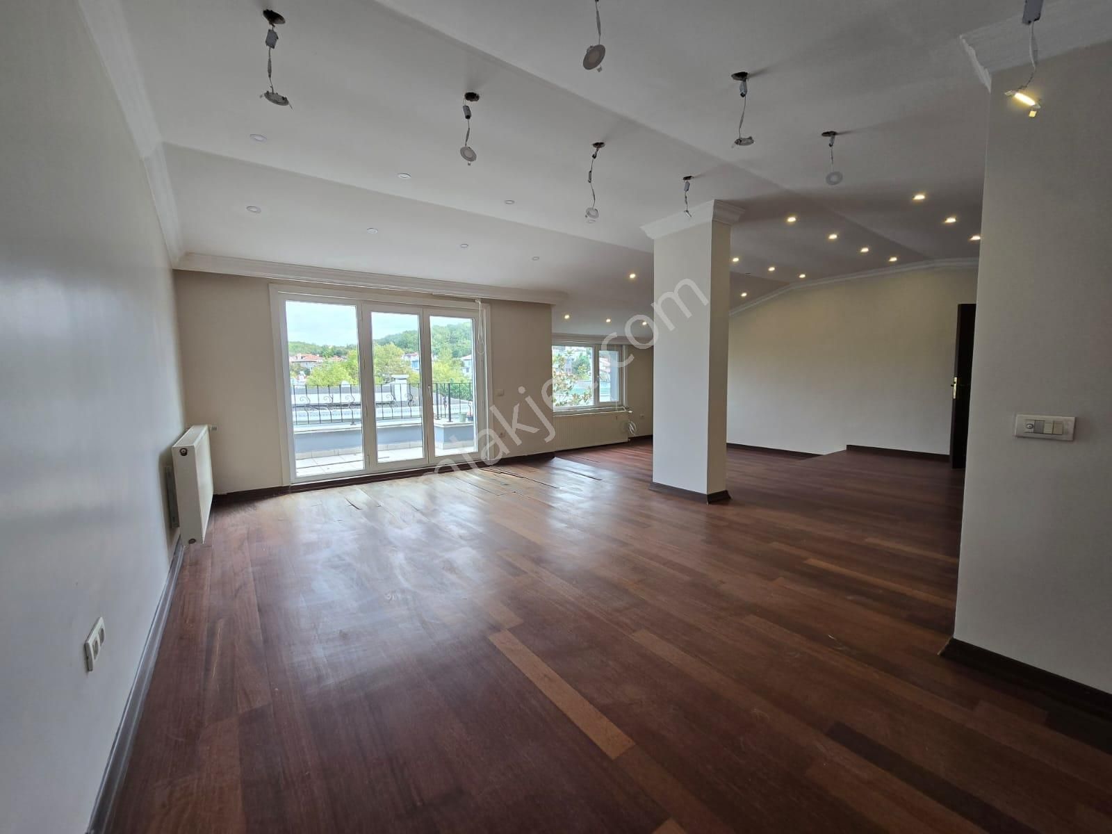 Sarıyer Uskumruköy'de Site İçinde Boş Satılık Villa - Görsel 21