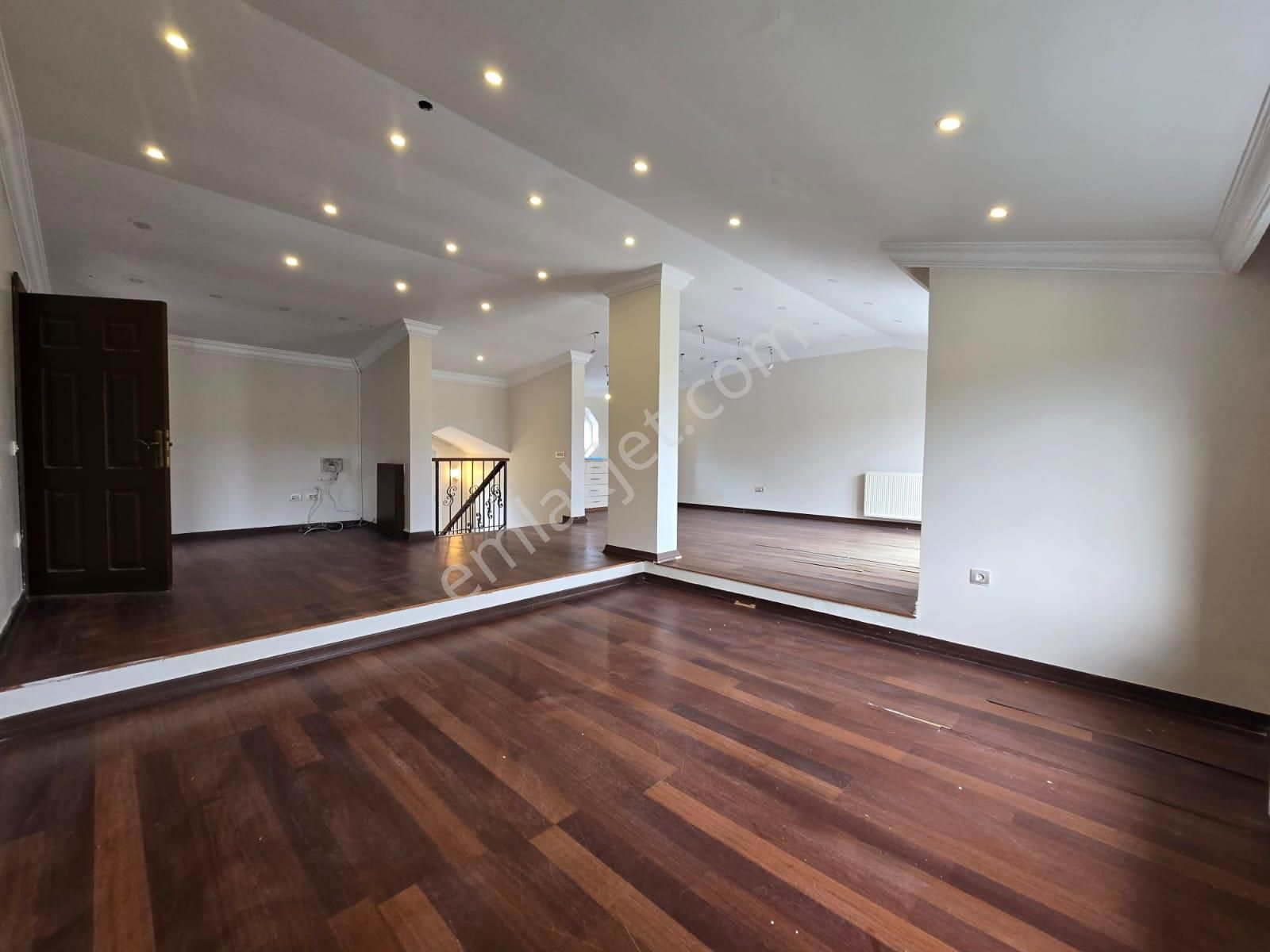 Sarıyer Uskumruköy'de Site İçinde Boş Satılık Villa - Görsel 19