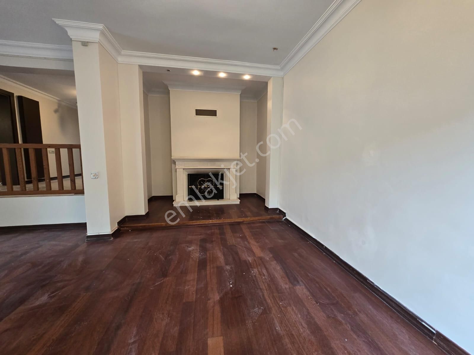 Sarıyer Uskumruköy'de Site İçinde Boş Satılık Villa - Görsel 7