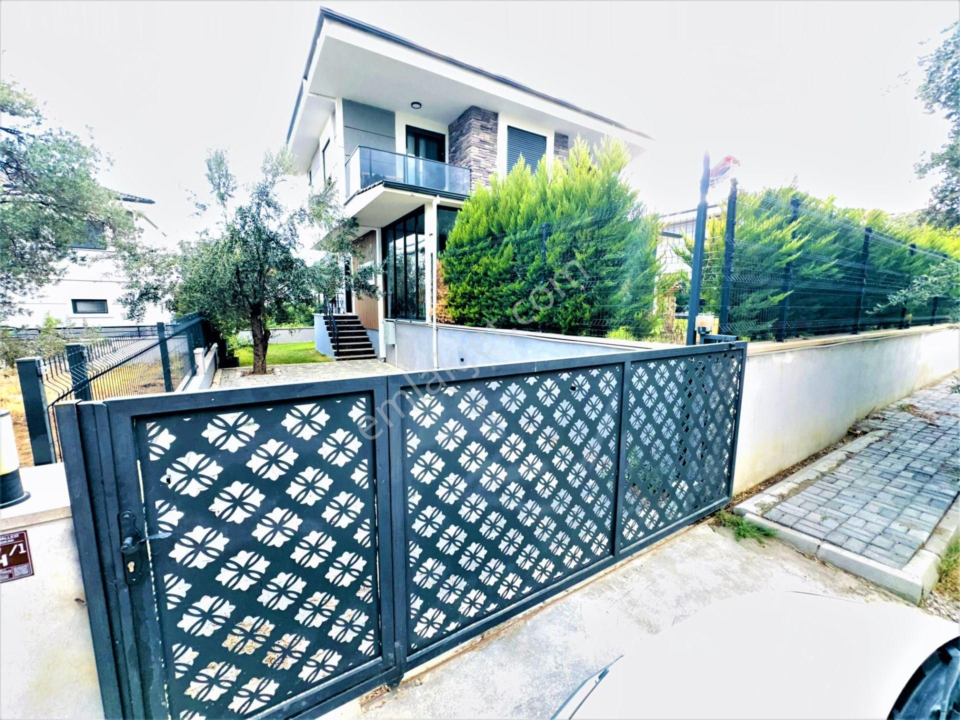 Güre'de 3+1 Havuzlu Full Eşyalı Lüx Satılık Villa - Görsel 34