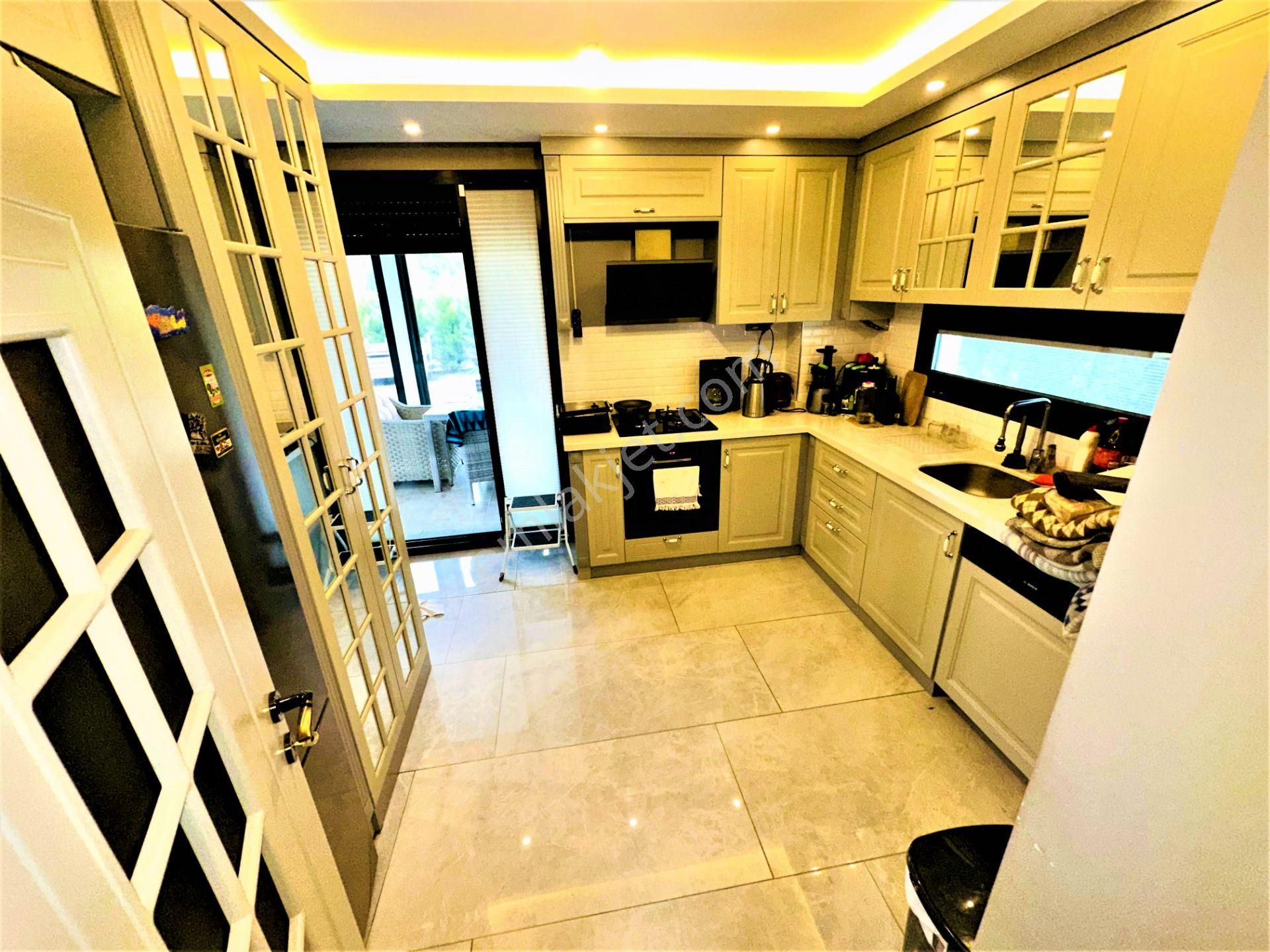 Güre'de 3+1 Havuzlu Full Eşyalı Lüx Satılık Villa - Görsel 15