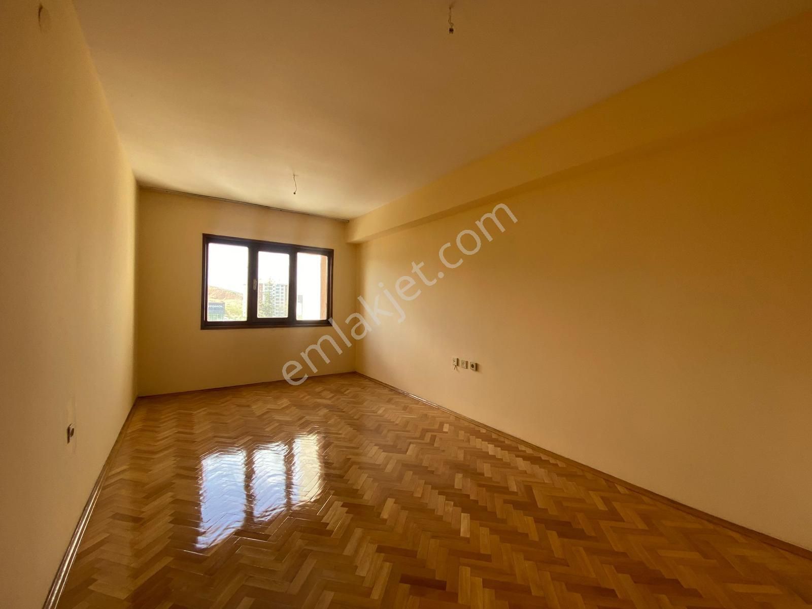 Koru Mah. Şahin Sitesi Mine Blok'ta Temiz Manzaralı 4+1 - Görsel 21