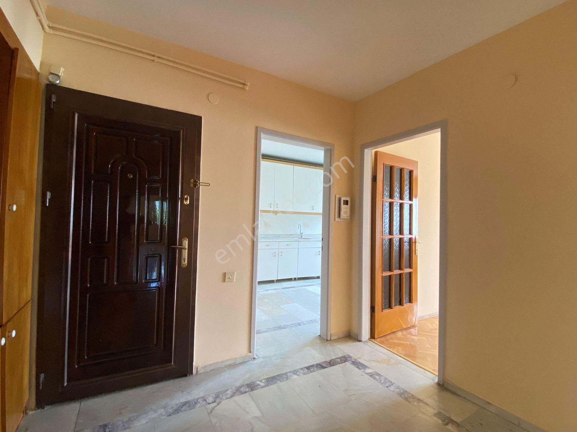 Koru Mah. Şahin Sitesi Mine Blok'ta Temiz Manzaralı 4+1 - Görsel 3