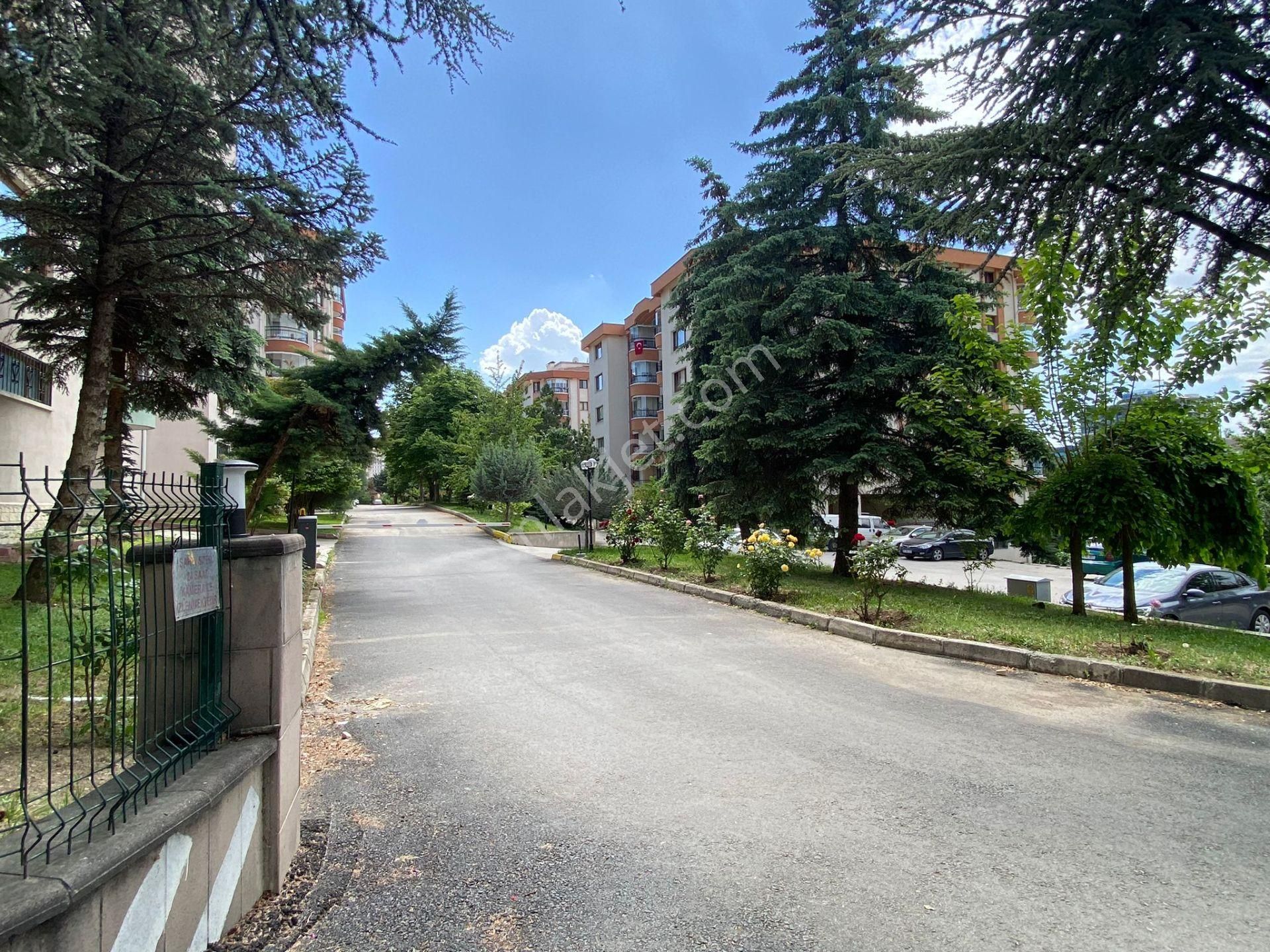 Koru Mah. Şahin Sitesi Mine Blok'ta Temiz Manzaralı 4+1 - Görsel 29