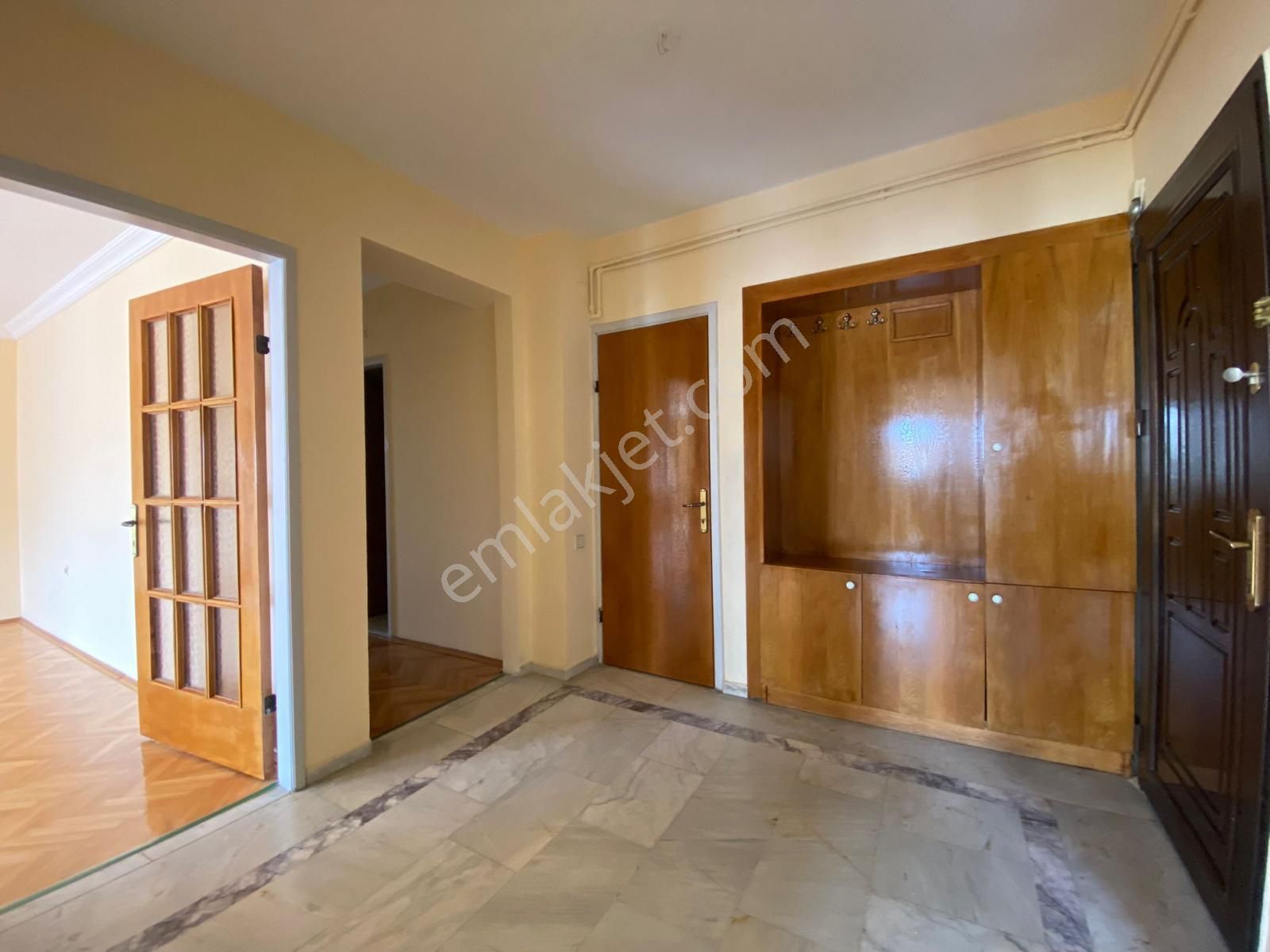 Koru Mah. Şahin Sitesi Mine Blok'ta Temiz Manzaralı 4+1 - Görsel 4