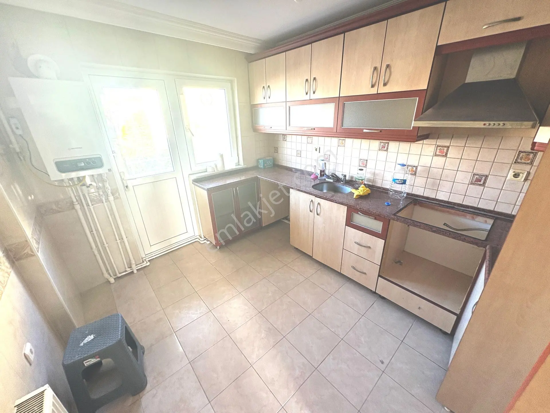 Marmara'dan Fatih Esentepe'de Site İçerisi 3+1 Kiralık Daire - Görsel 2