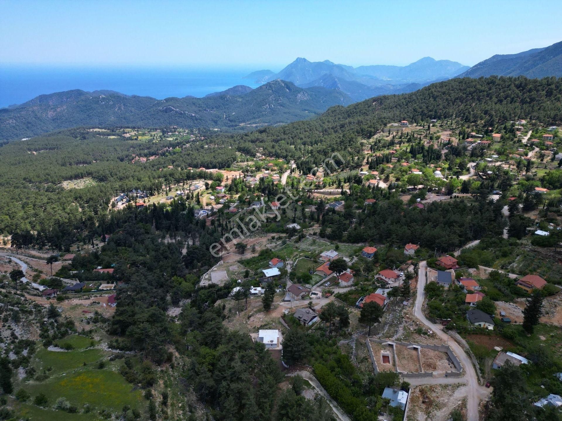 Kemer Beycik'te, 850 Metre Rakımda 1.958 M2 Satılık Arazi