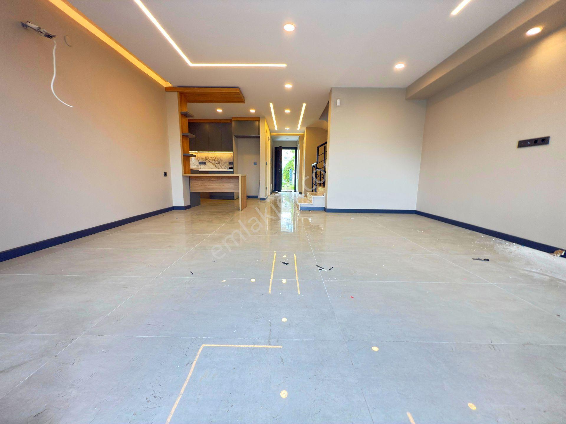 Kuşadasında Plaja Ve Alış Veriş Mağ.yakın Özel Havuzlu 4+2 Sıfır Villa - Görsel 23