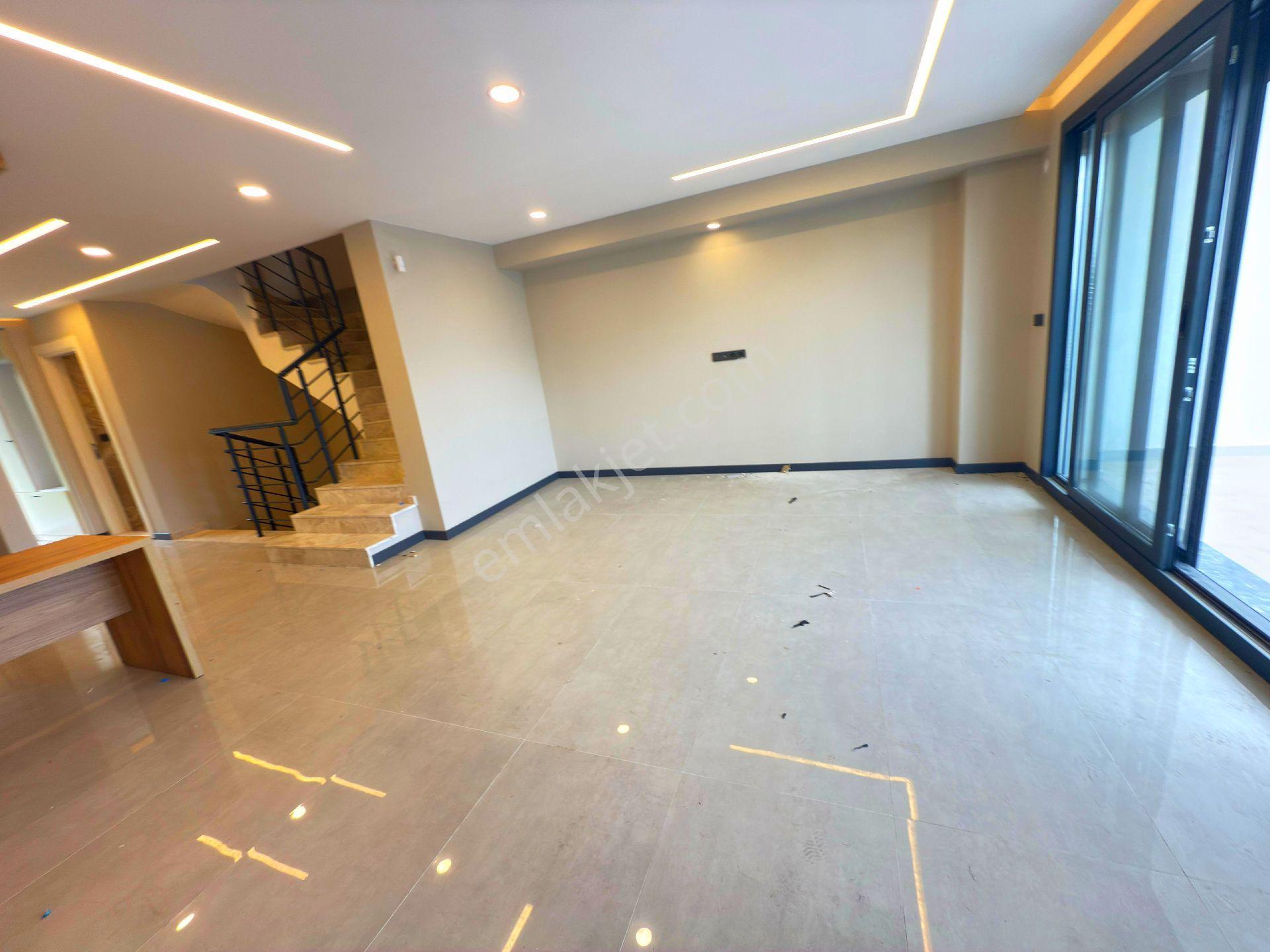 Kuşadasında Plaja Ve Alış Veriş Mağ.yakın Özel Havuzlu 4+2 Sıfır Villa - Görsel 24