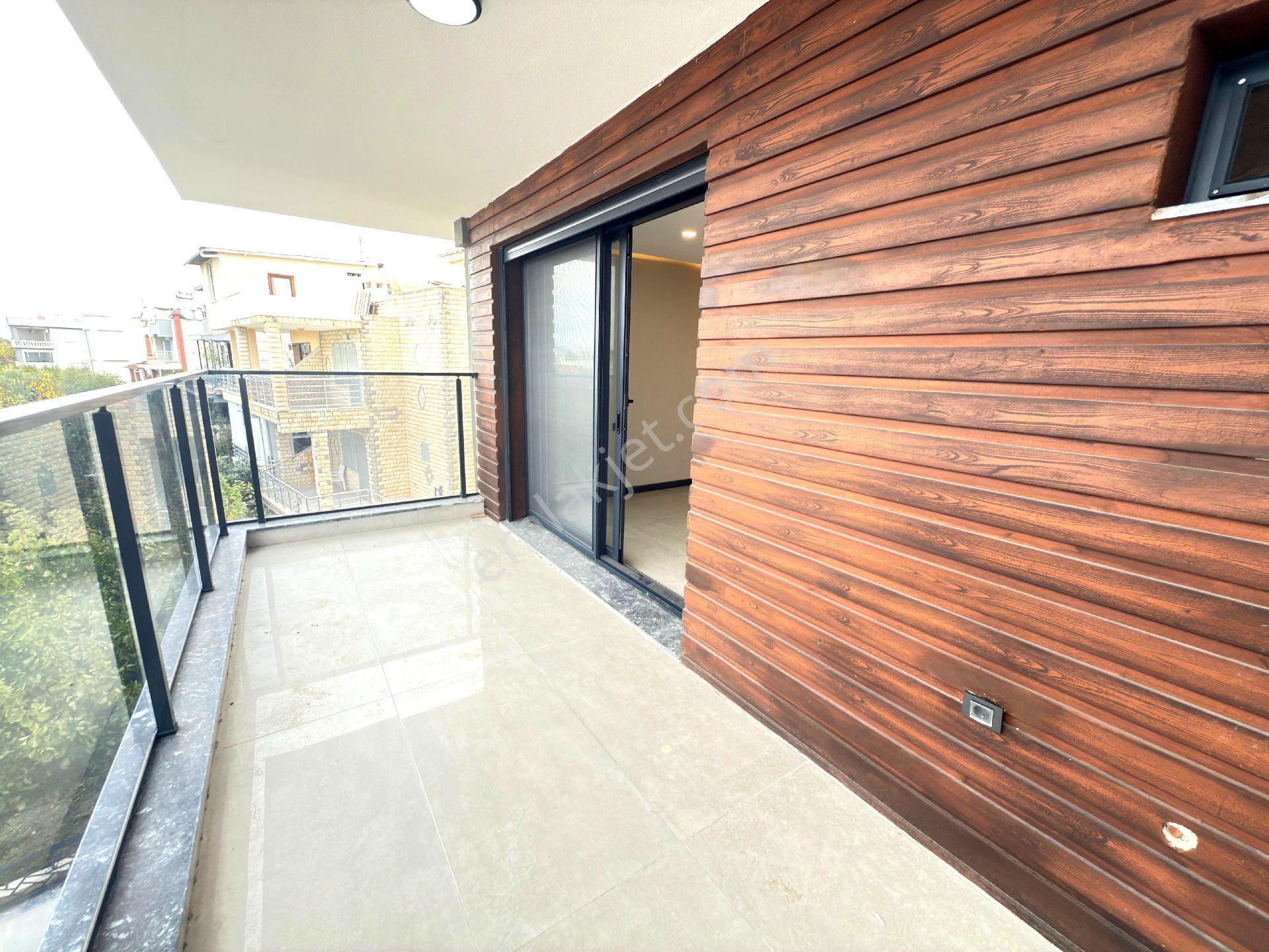 Kuşadasında Plaja Ve Alış Veriş Mağ.yakın Özel Havuzlu 4+2 Sıfır Villa - Görsel 16