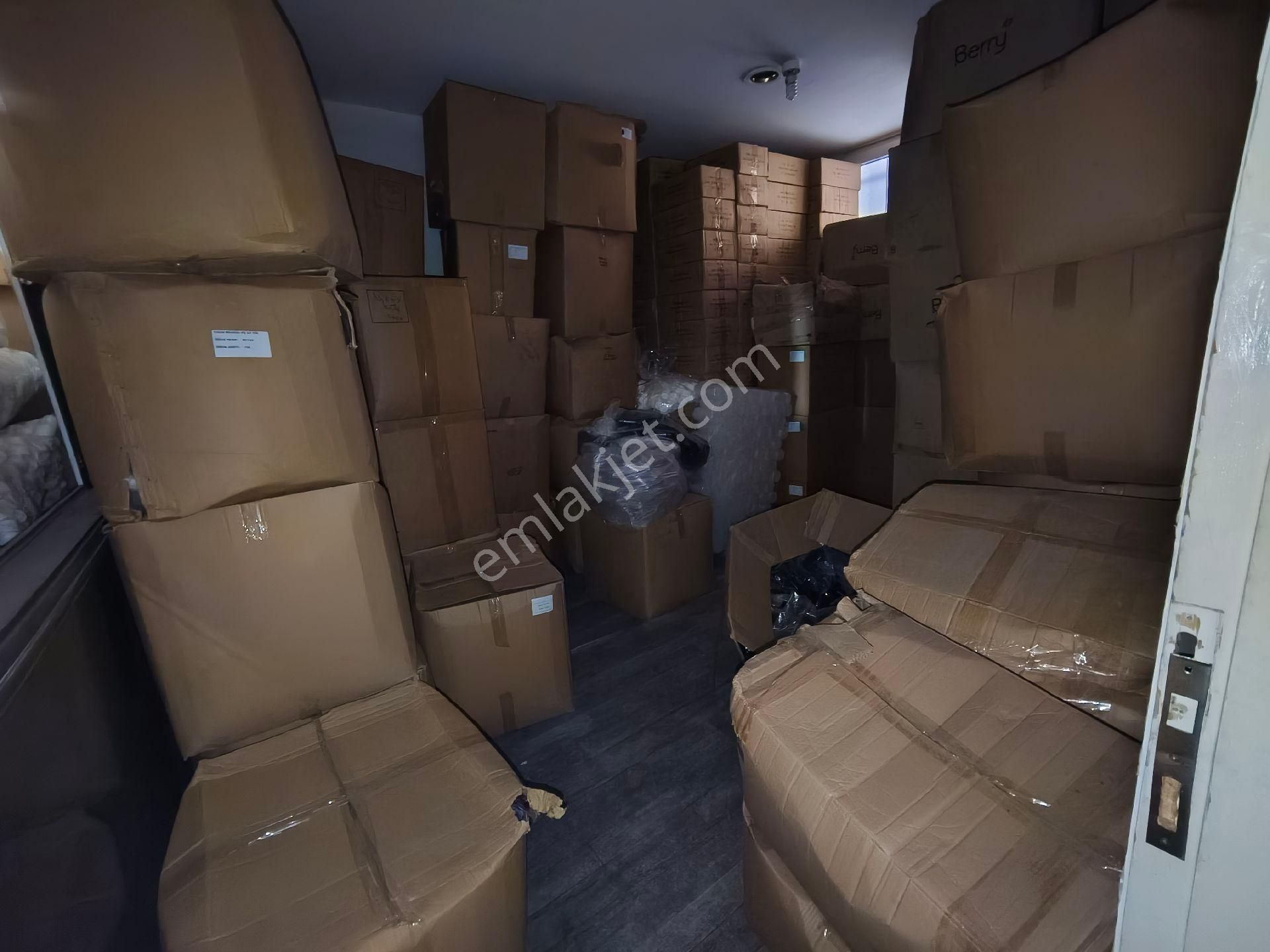 Güneyden Sultan Gazide Caddeye 3 Cü Binada Kredili Depolu Dükkan - Görsel 17