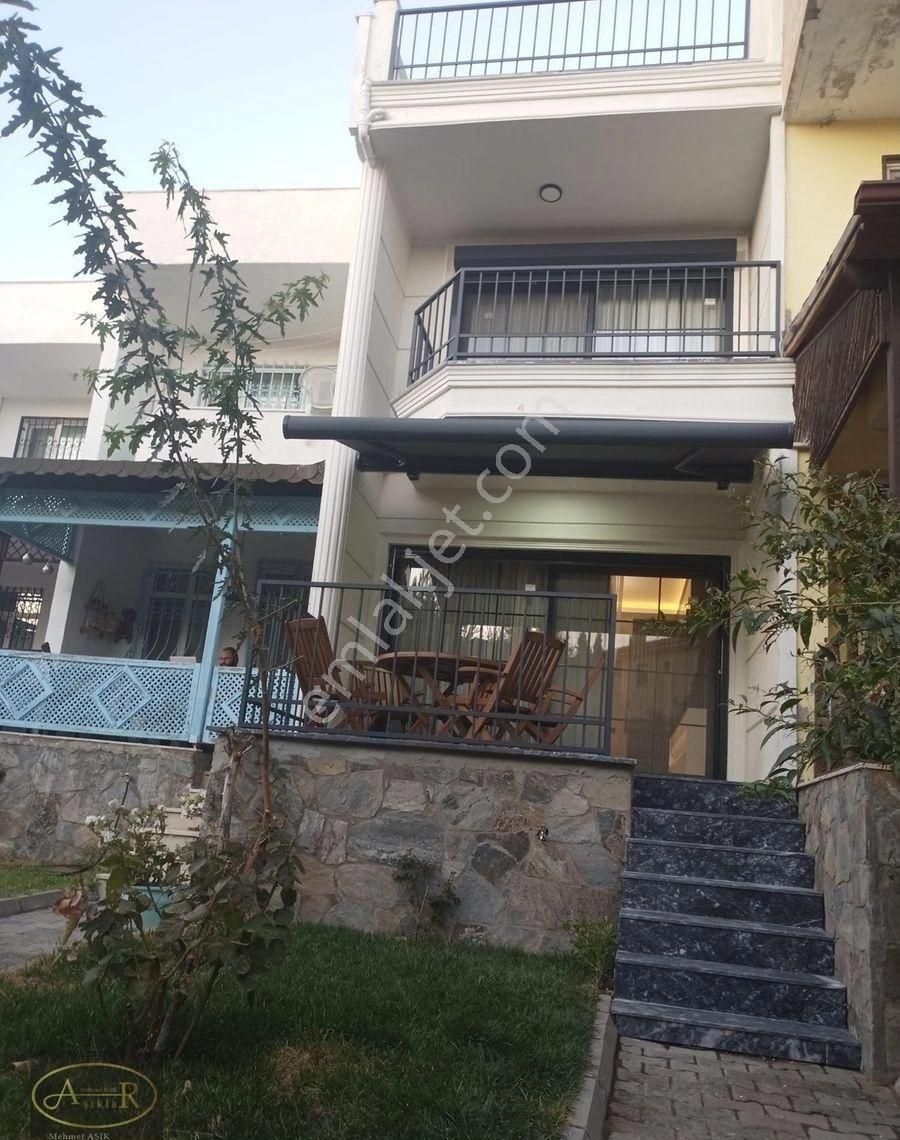 Balıkesir Edremit Altınoluk Narlı Satılık Süper Lüks Eşyalı Villa