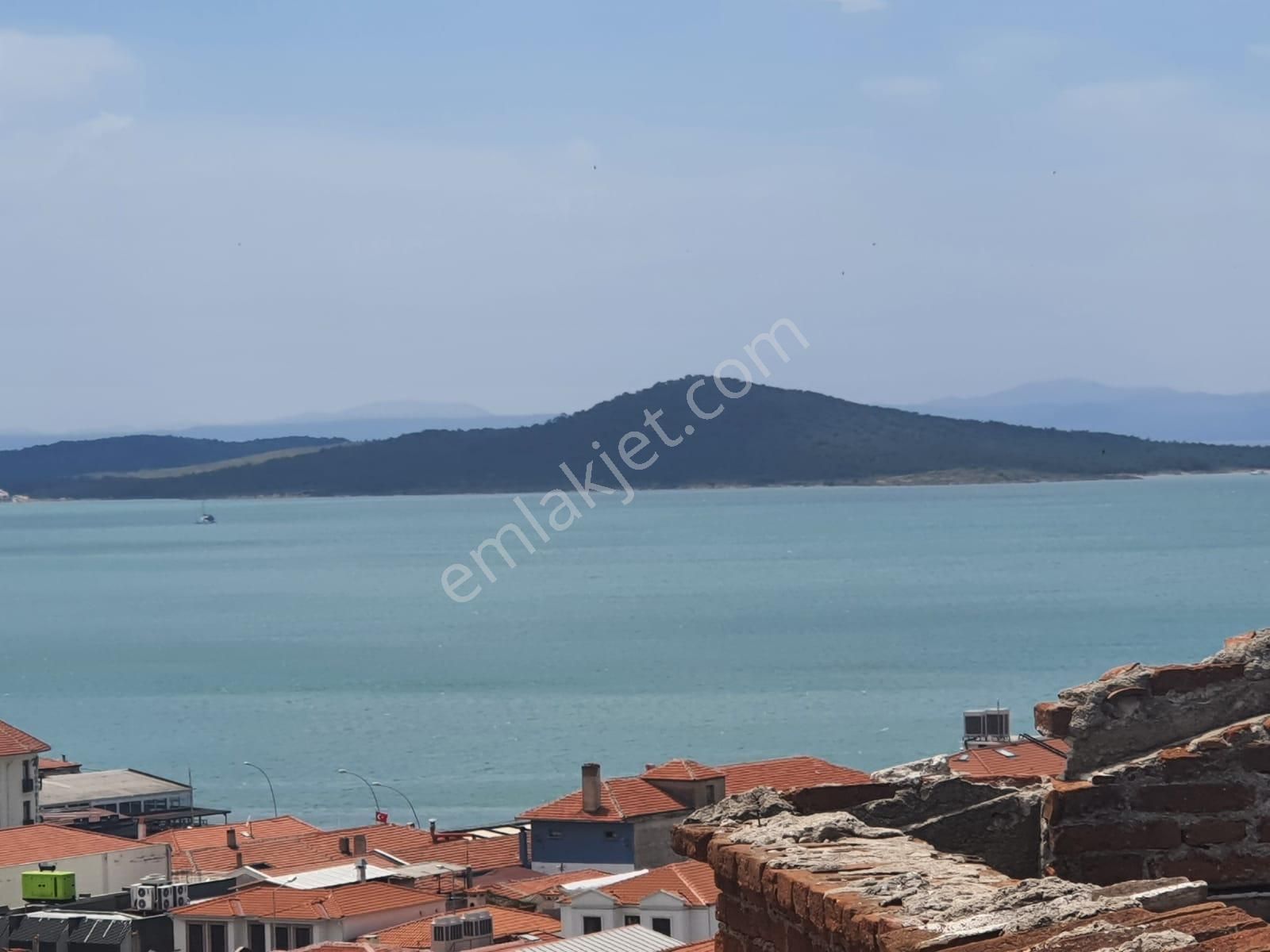 Ayvada'dan Ayvalık Merkez'de Deniz Manzaralı 2 Katlı 4+1 Taş Ev - Görsel 3