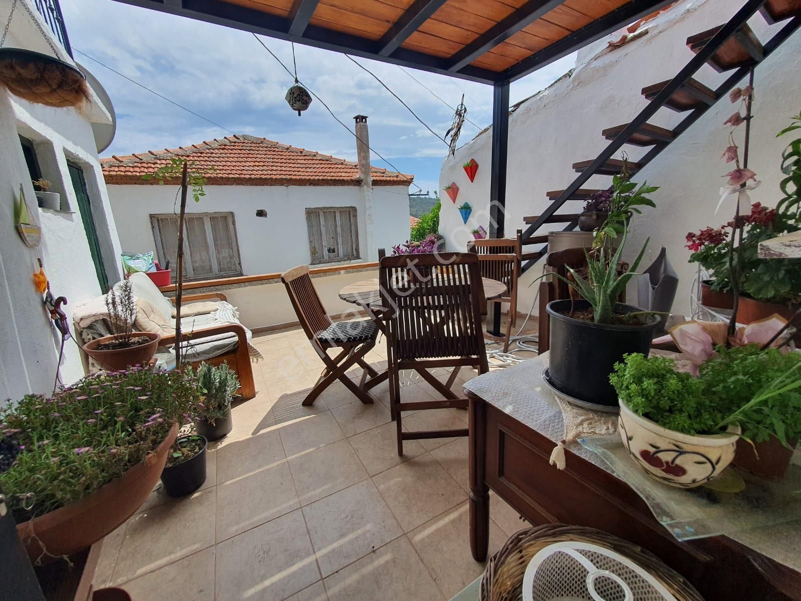 Ayvada'dan Ayvalık Merkez'de Deniz Manzaralı 2 Katlı 4+1 Taş Ev - Görsel 22