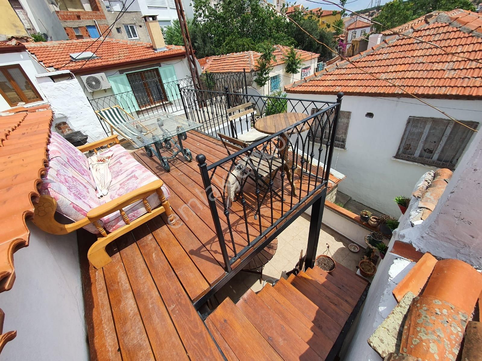 Ayvada'dan Ayvalık Merkez'de Deniz Manzaralı 2 Katlı 4+1 Taş Ev - Görsel 25