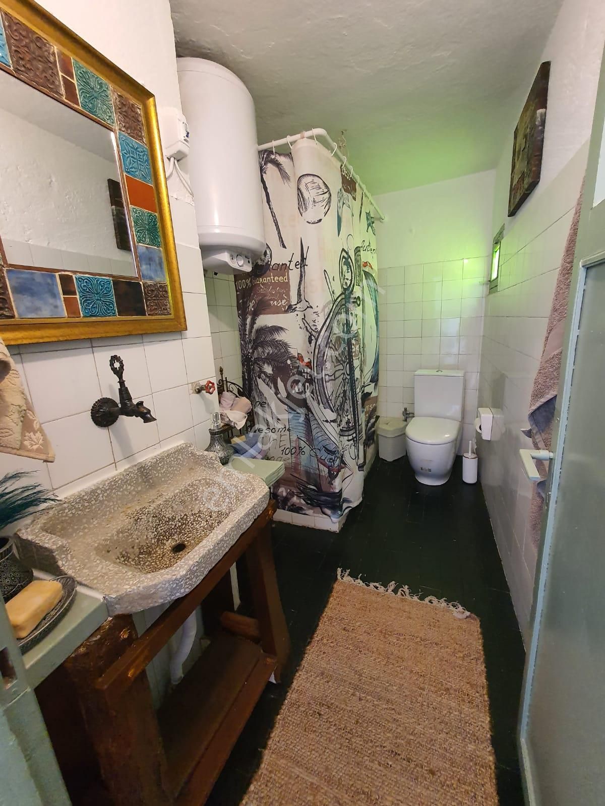 Ayvada'dan Ayvalık Merkez'de Deniz Manzaralı 2 Katlı 4+1 Taş Ev - Görsel 20