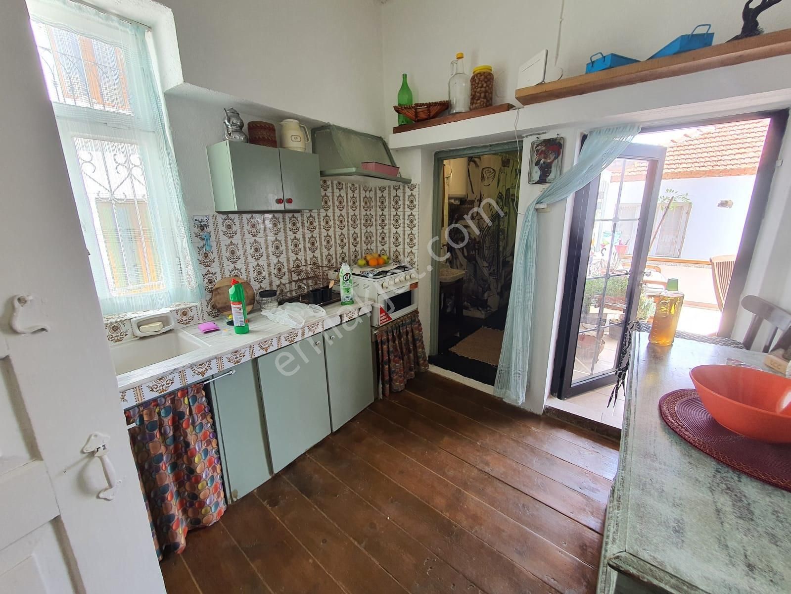 Ayvada'dan Ayvalık Merkez'de Deniz Manzaralı 2 Katlı 4+1 Taş Ev - Görsel 19