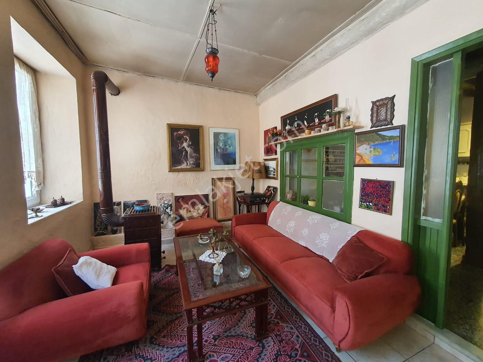 Ayvada'dan Ayvalık Merkez'de Deniz Manzaralı 2 Katlı 4+1 Taş Ev - Görsel 7