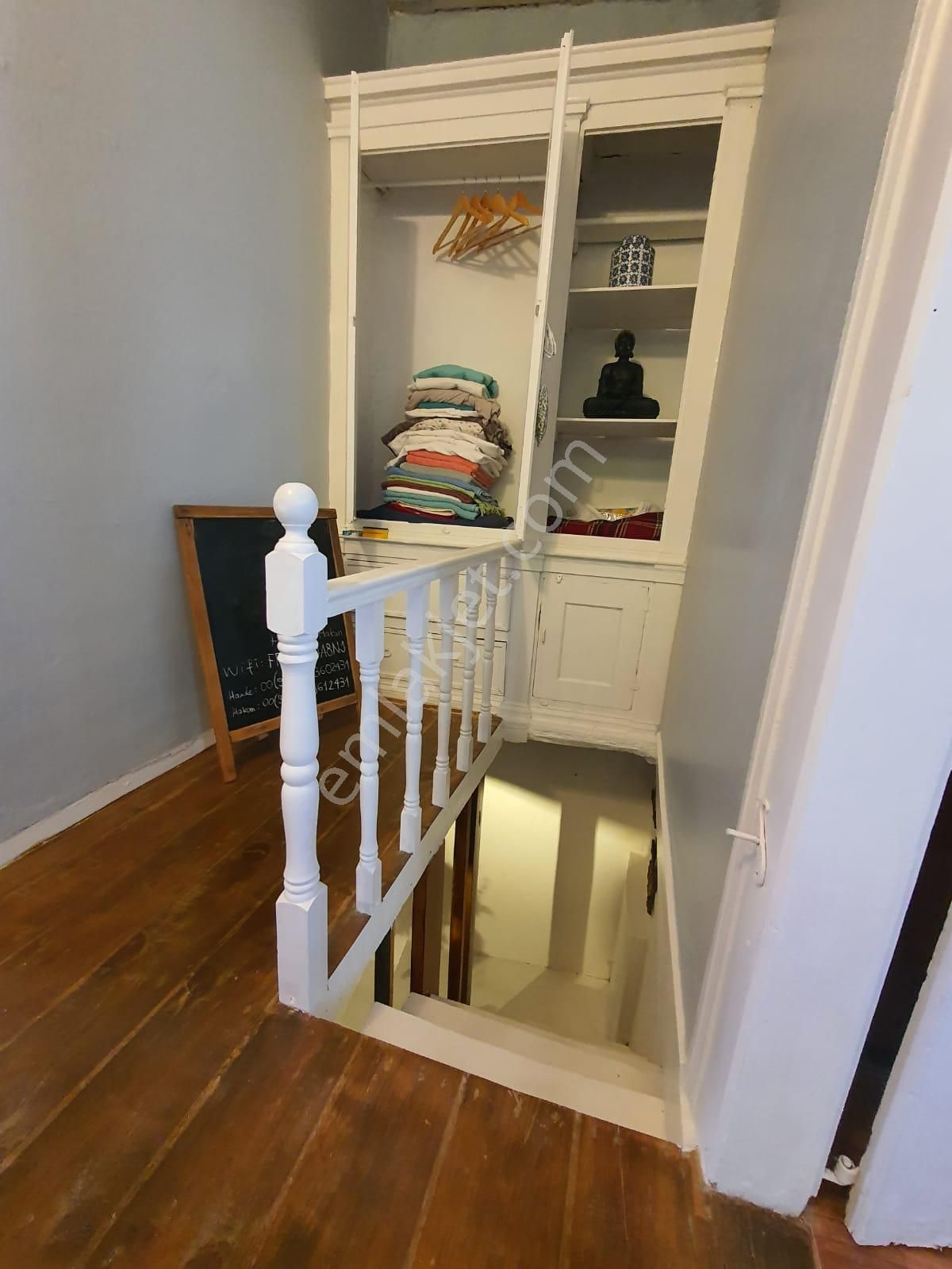 Ayvada'dan Ayvalık Merkez'de Deniz Manzaralı 2 Katlı 4+1 Taş Ev - Görsel 15