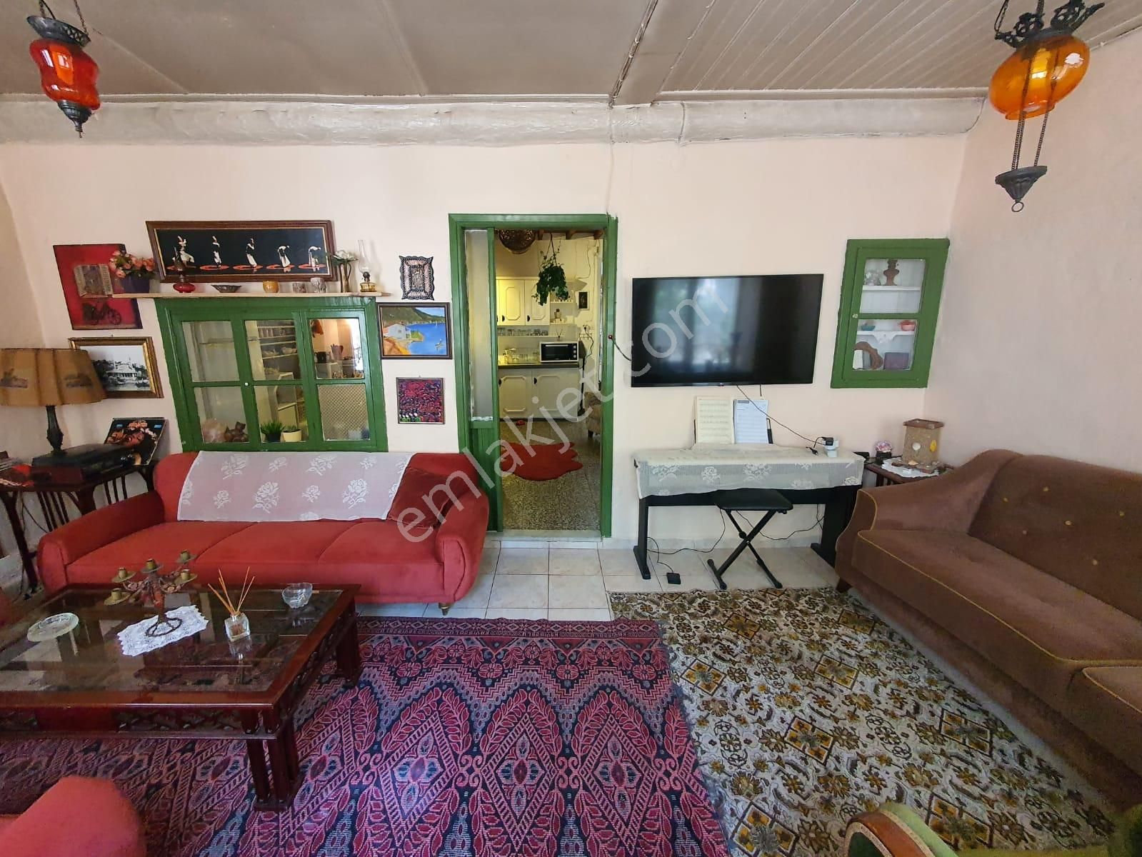 Ayvada'dan Ayvalık Merkez'de Deniz Manzaralı 2 Katlı 4+1 Taş Ev - Görsel 6