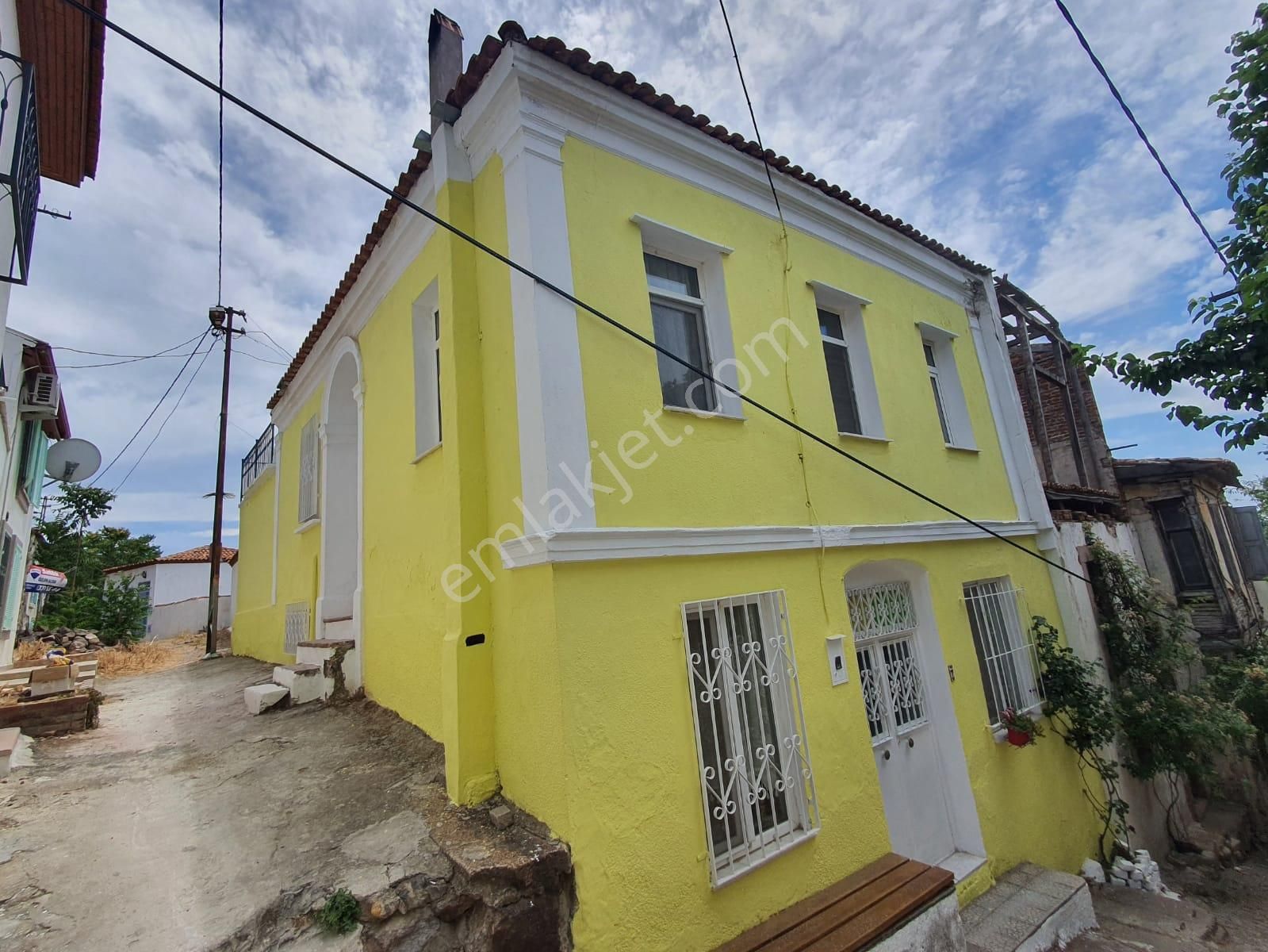 Ayvada'dan Ayvalık Merkez'de Deniz Manzaralı 2 Katlı 4+1 Taş Ev - Görsel 2