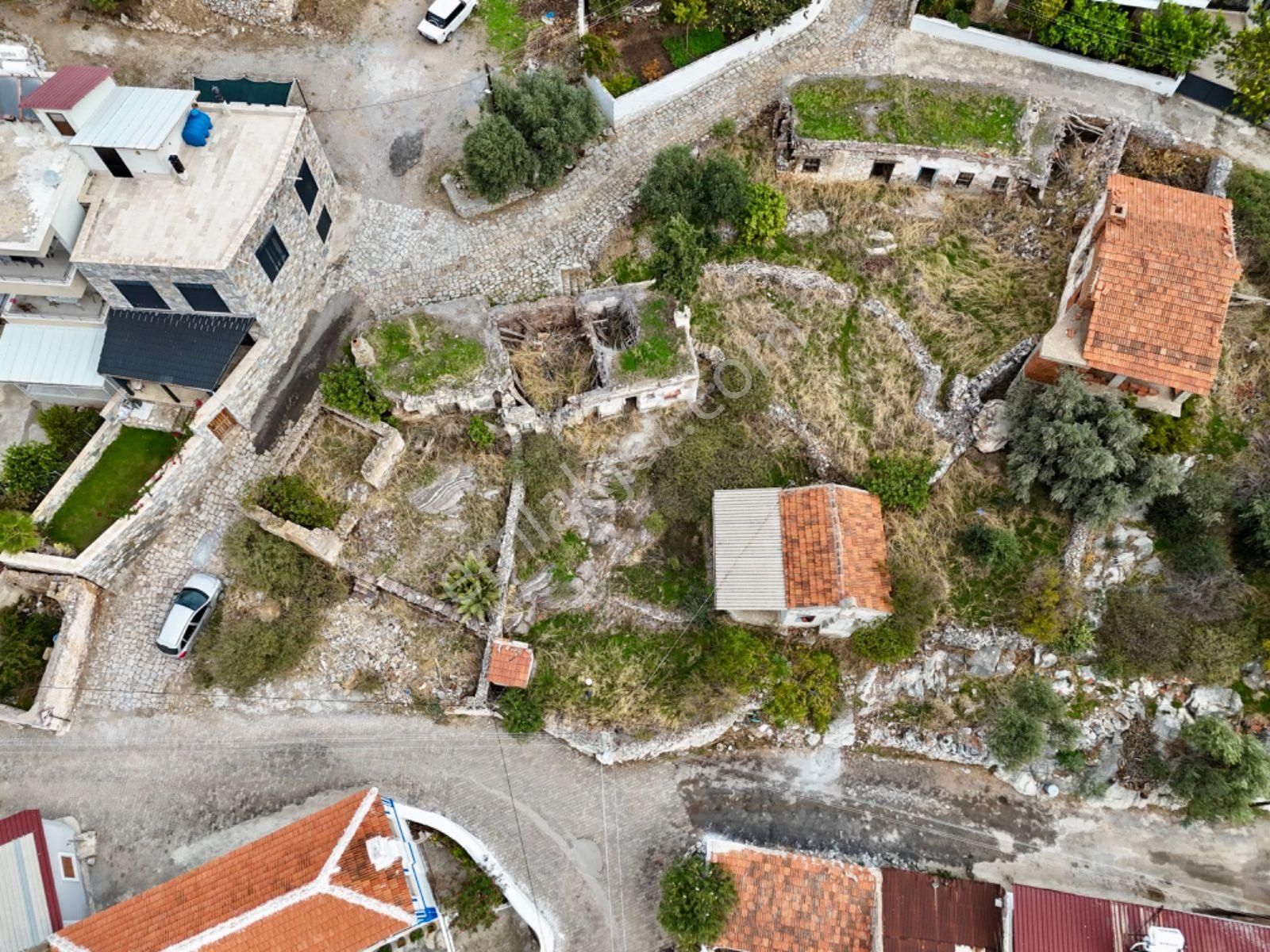 Kazıklı'da Deniz Manzaralı 215m² Avlulu Arsa + 2 Eski Yapı - Görsel 4