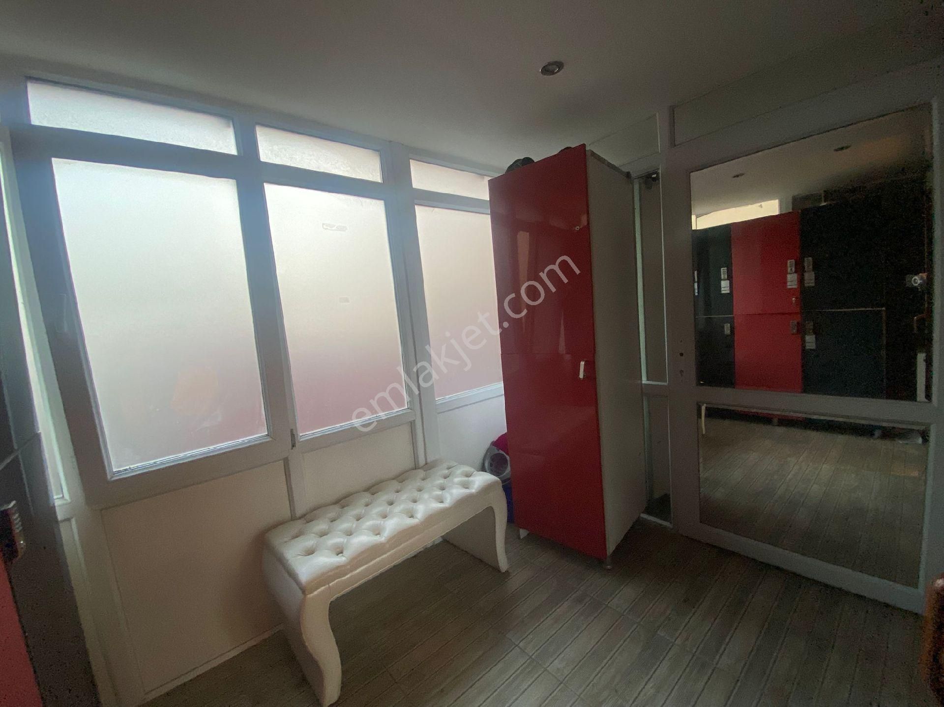 Çekmeköy Mimar Sinan Caddesi Cepheli Satılık Ofis - Görsel 16