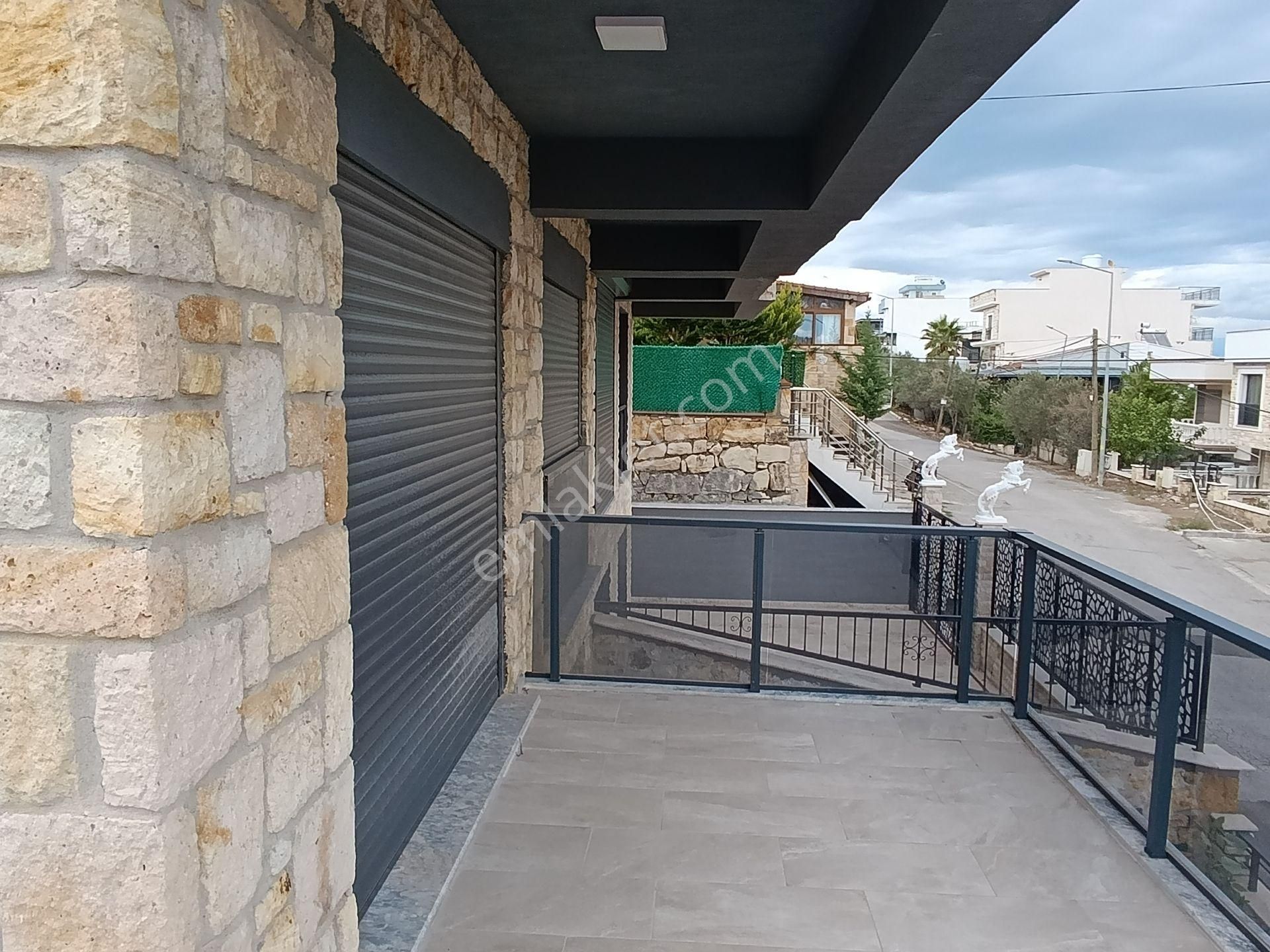 Rose Emlak'tan Satılık Tripleks Villa - Görsel 14