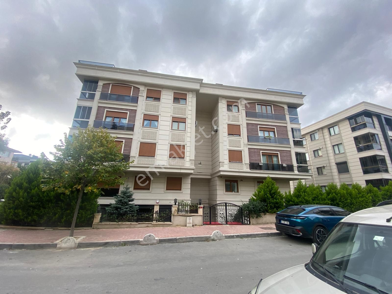 Bahçelievler Hurmalı Sokak Da 5+2 Satılık Dubleks Daire