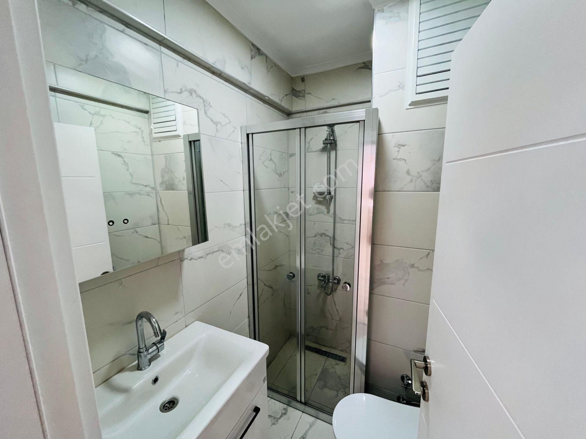 Altınoluk Merkezi Konumda Komple Yenilenmiş Geniş 1+1 Uygun Fiyatlı Daire - Görsel 15
