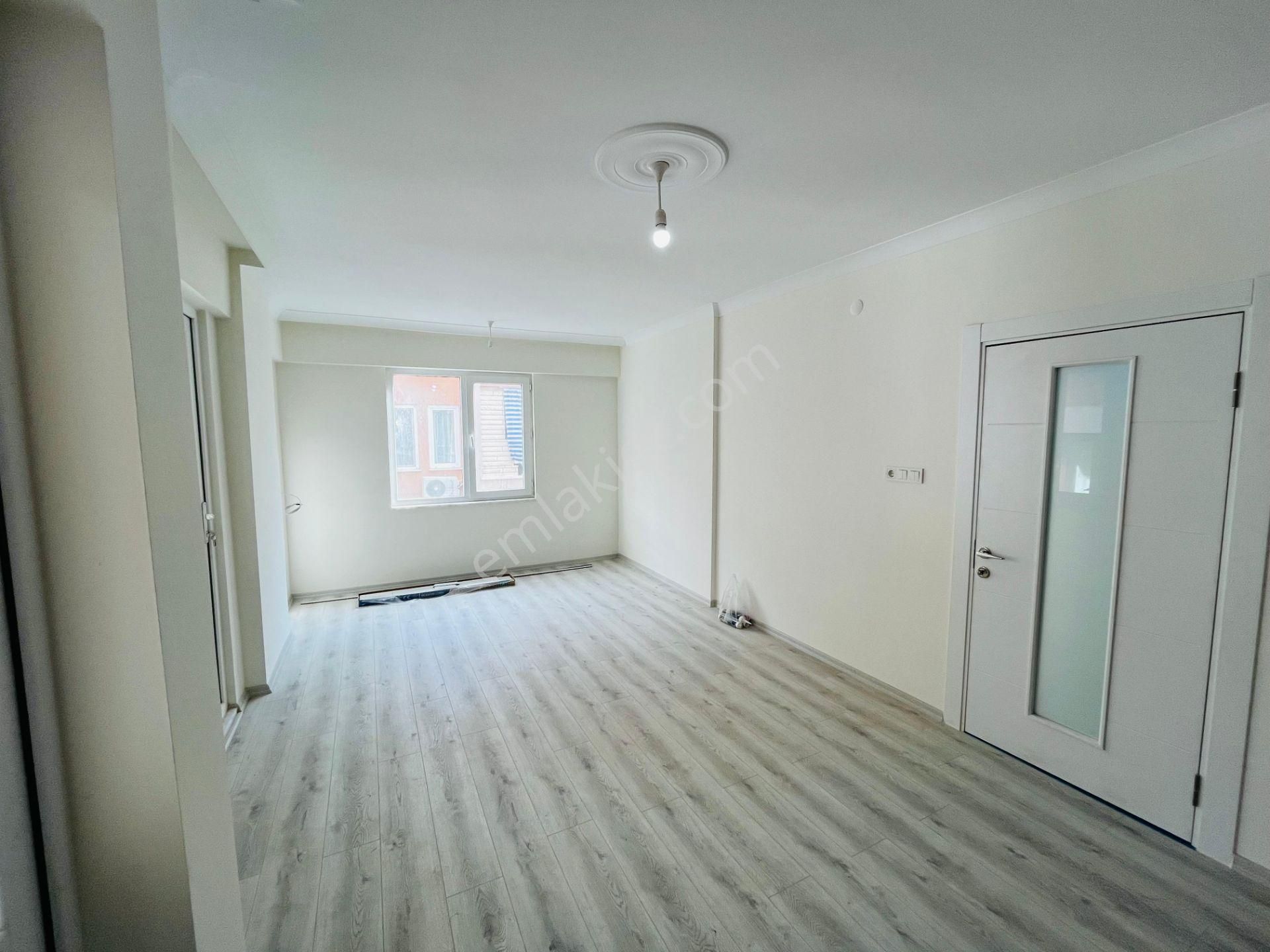 Altınoluk Merkezi Konumda Komple Yenilenmiş Geniş 1+1 Uygun Fiyatlı Daire - Görsel 6