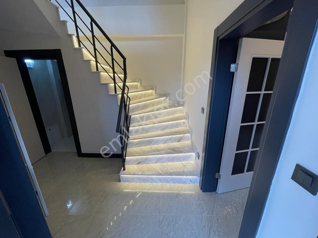 Sabri Pınarbaşı'dan Güre'de Deniz'e Çok Yakın Satılık Villa - Görsel 4