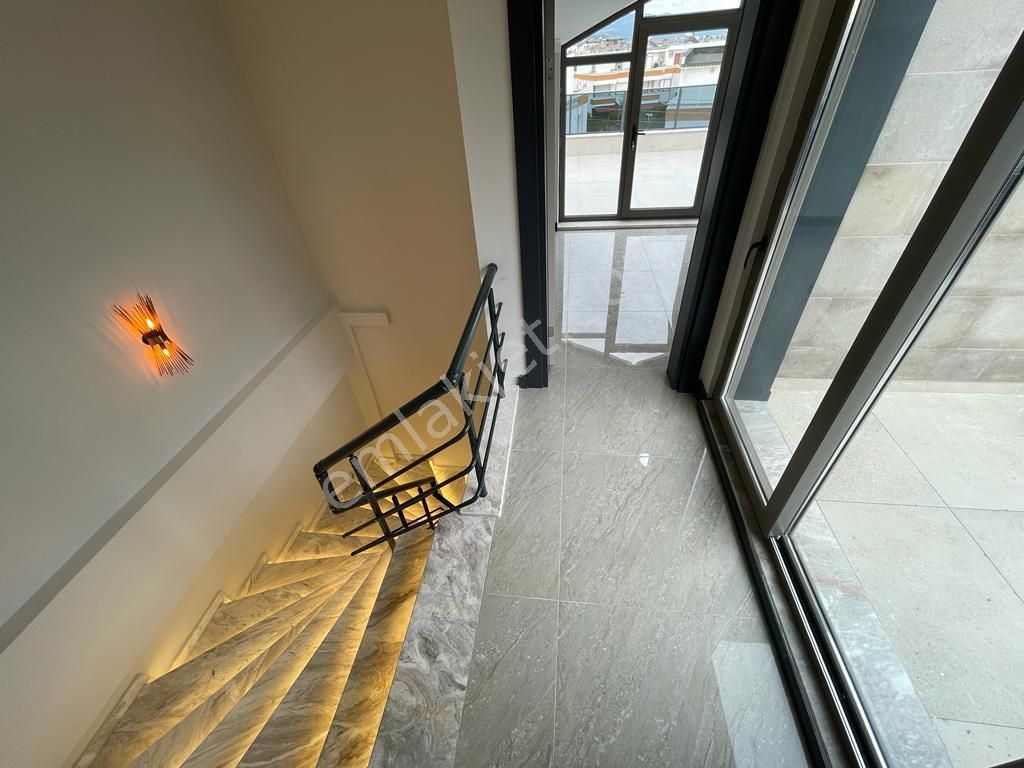 Sabri Pınarbaşı'dan Güre'de Deniz'e Çok Yakın Satılık Villa - Görsel 25