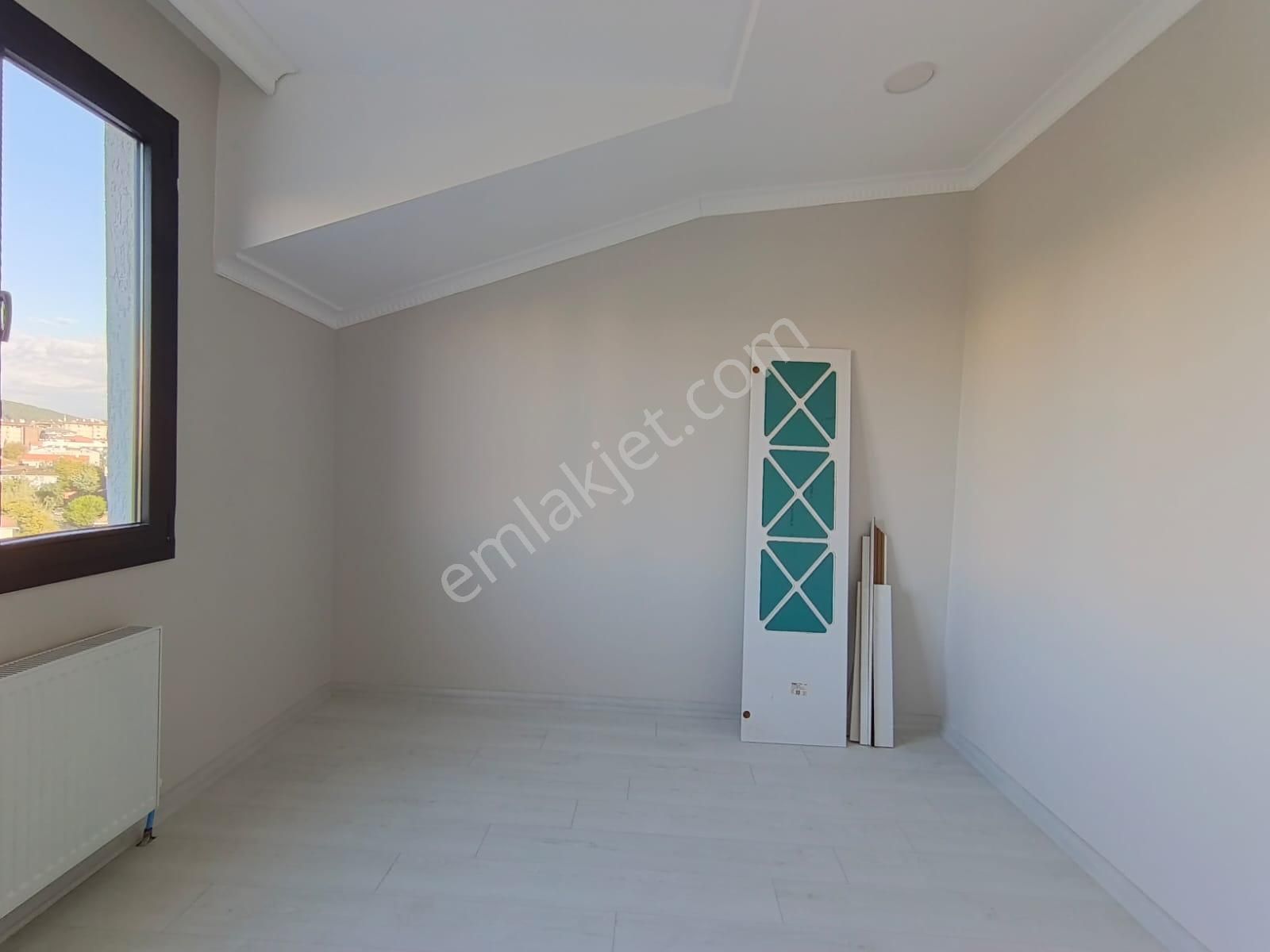 Çekmeköy Mehmet Akif Mh Ağaoğluna Yakın Lüks 5+2 220m2 Daire - Görsel 24