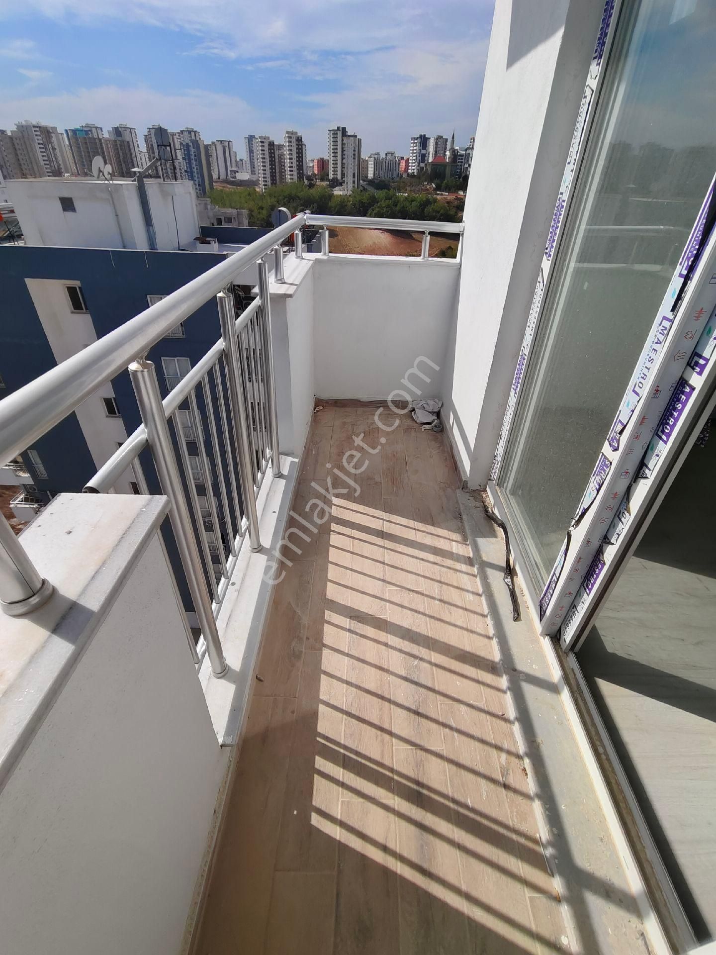 Hasarsız İskanlı Yeni Apartmanda 1+1 Kiralık Daire - Görsel 7