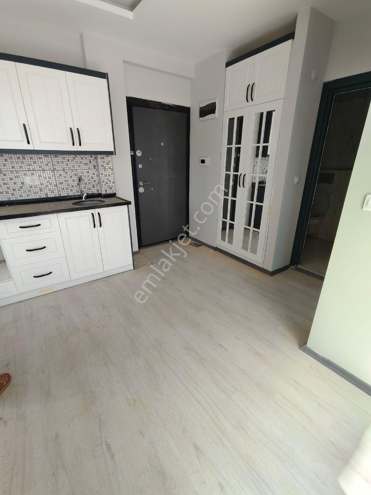 Hasarsız İskanlı Yeni Apartmanda 1+1 Kiralık Daire