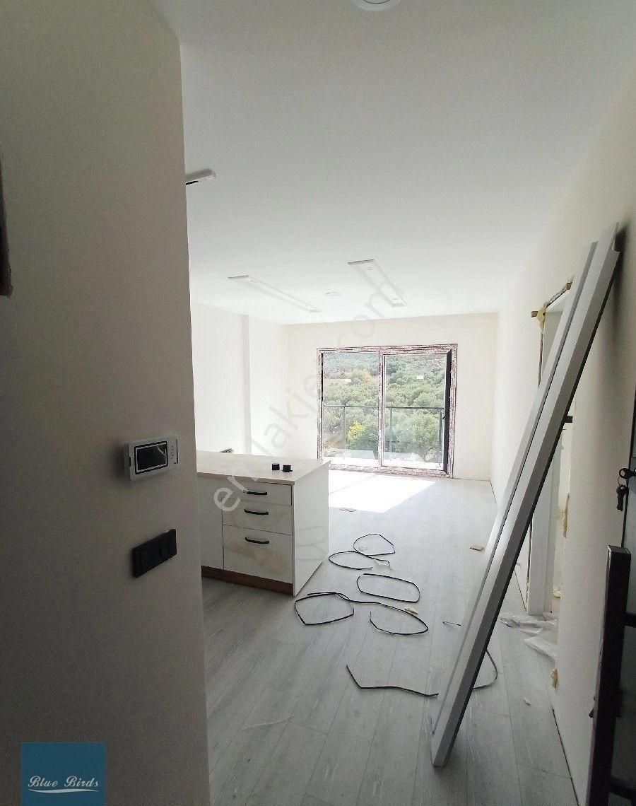 Kusadası Merkez Önü Acık Ferah Yatırımlık 1+1 Daire - Görsel 2