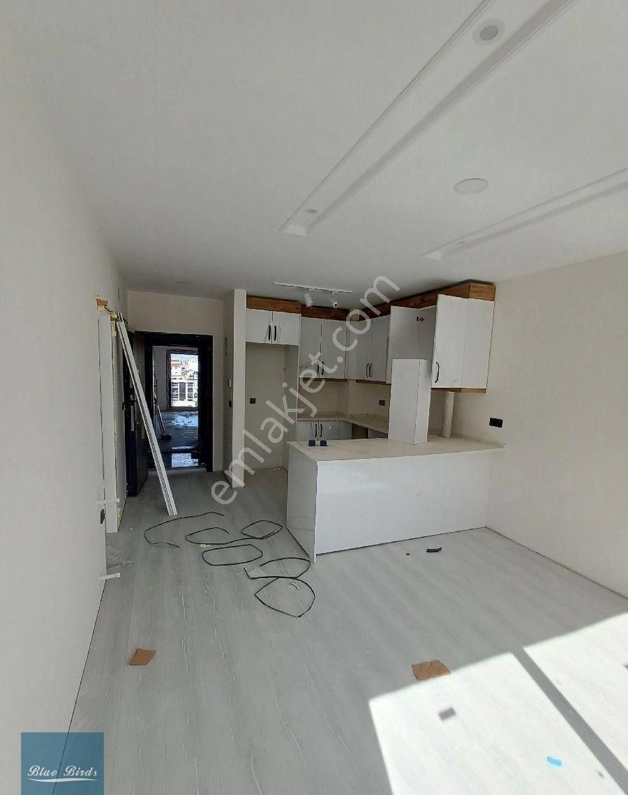 Kusadası Merkez Önü Acık Ferah Yatırımlık 1+1 Daire - Görsel 3