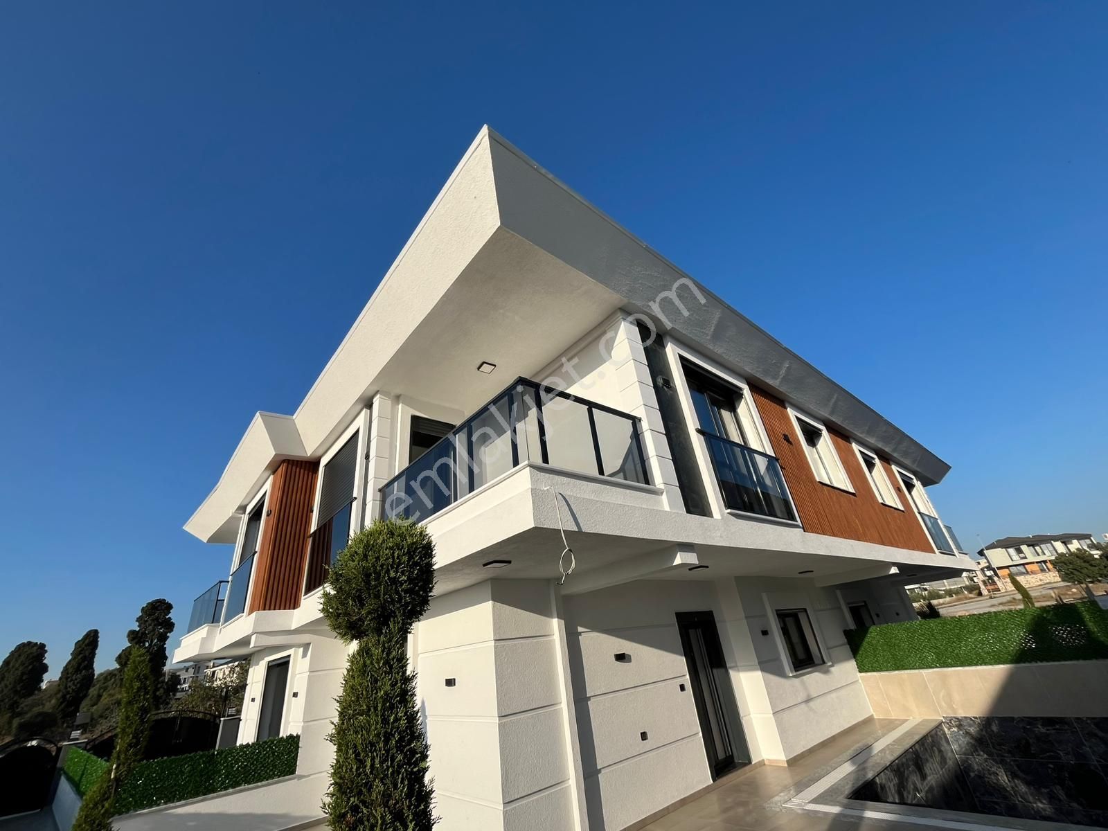 Didimde Havuzlu 3+1 Villa