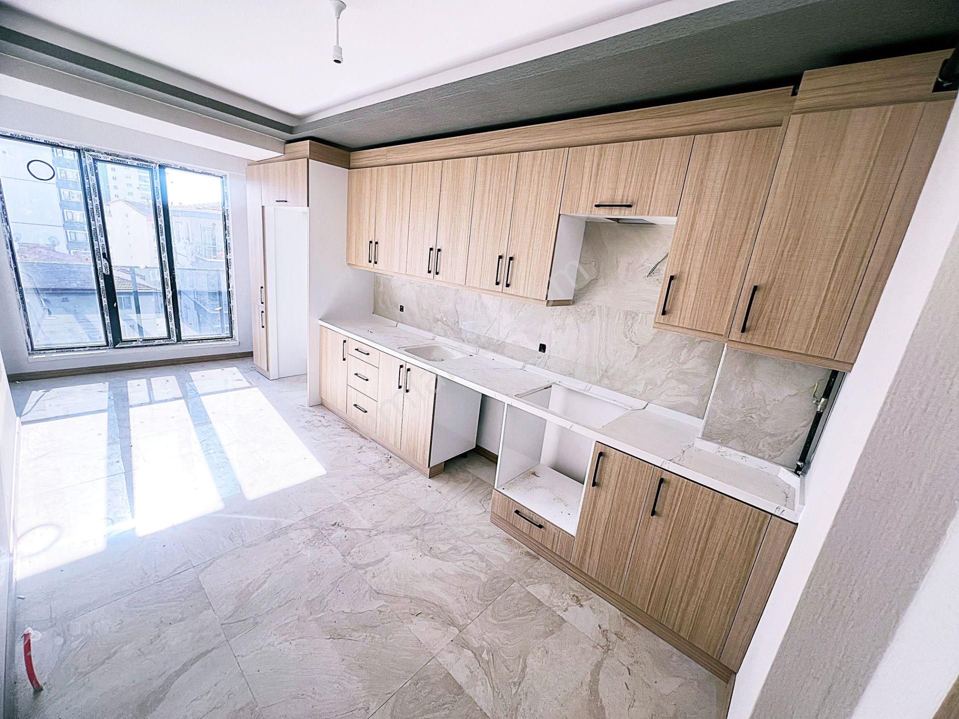 Cihandan Güventepe De Kalaballı Ve Güventepe Cadde Yakını Satlık Sıfır 3+1 Daire - Görsel 3