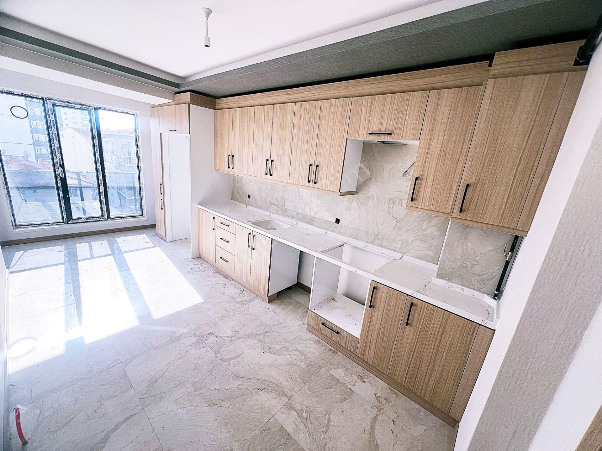 Cihandan Güventepe De Kalaballı Ve Güventepe Cadde Yakını Satlık Sıfır 3+1 Daire - Görsel 4