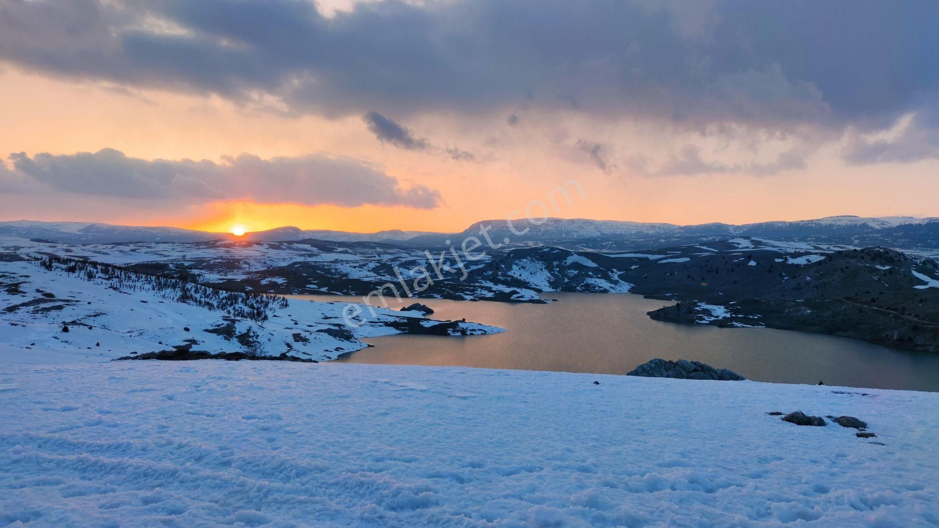 Bm"den Mezitli Tepeköy"de Gölet Manzaralı 15.000m2 Arazi