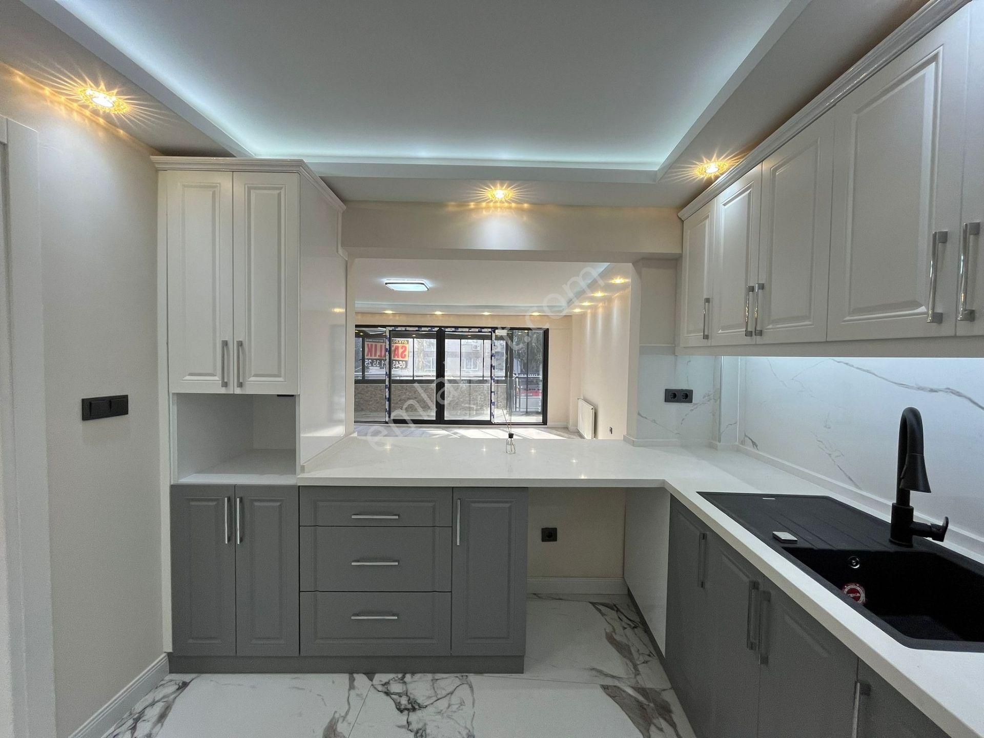 Mithatpaşa Cad. Arakat Full Yapılı 3+1 Asansörlü Daire - Görsel 5