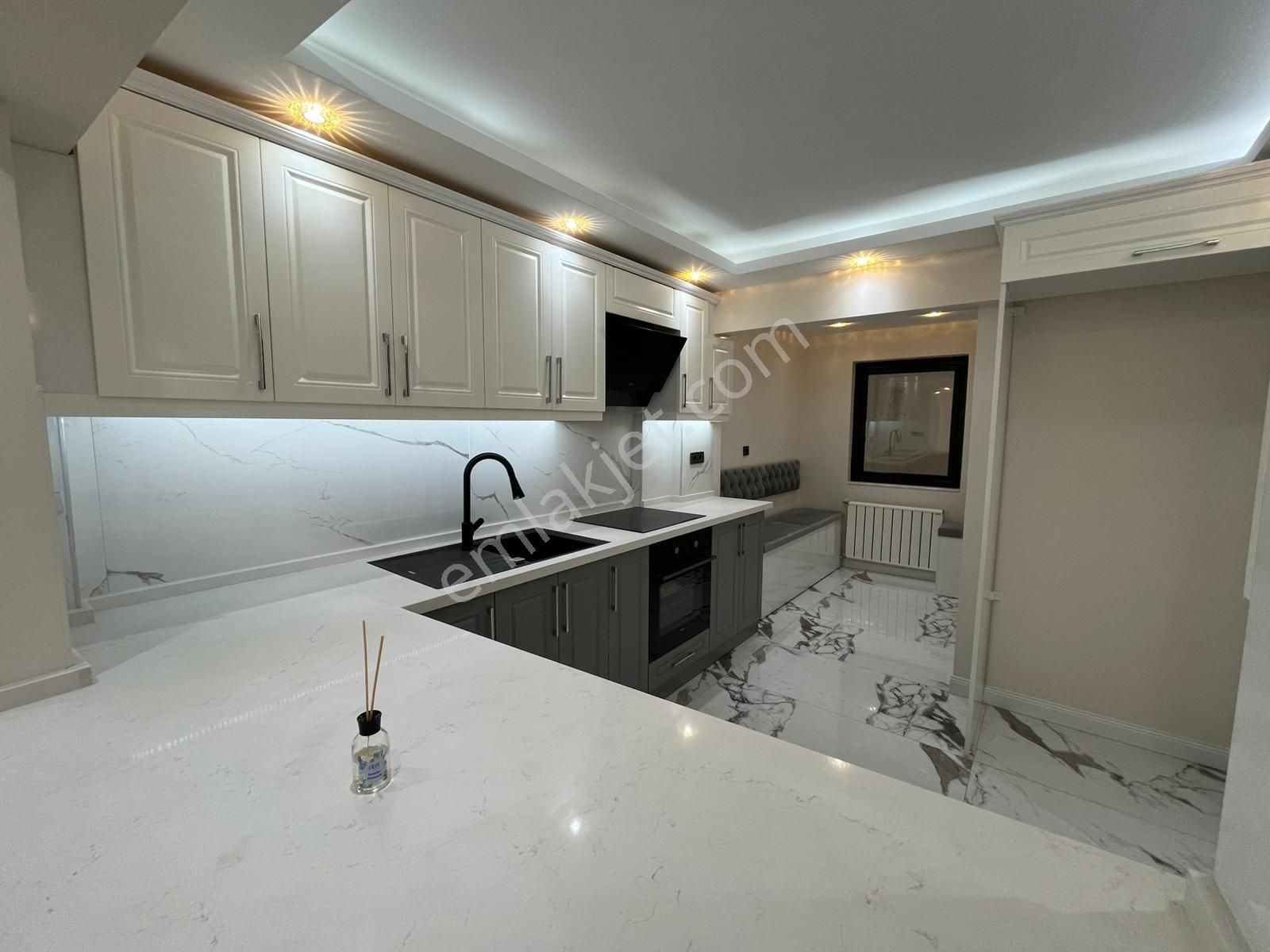 Mithatpaşa Cad. Arakat Full Yapılı 3+1 Asansörlü Daire